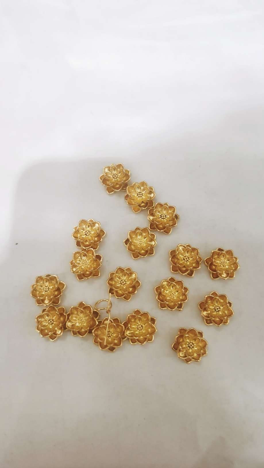 Jewelry accessories, jewelry accessories, sand gold flower Application Scenario