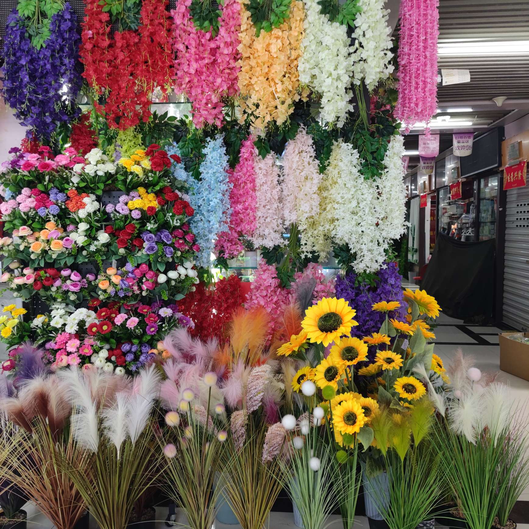 The office decoration is rich in cultural atmosphere. The artificial garden green plants are realistic, the artificial plants are beautiful and practical, and the artificial flowers and artificial grass flowers are produced by the manufacturer