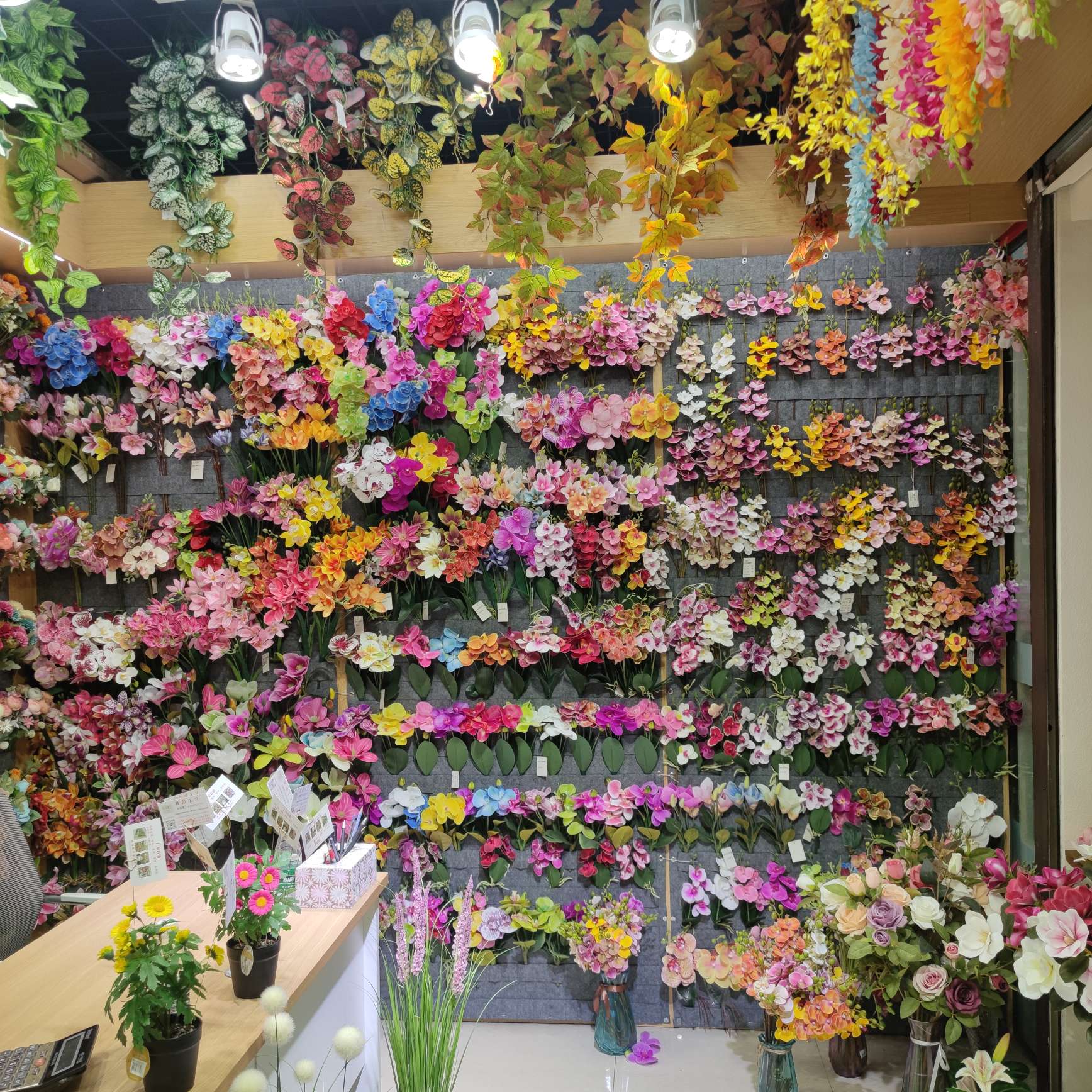 Plastic artificial flowers, artificial flowers, wedding, hotel and home decoration, new plastic artificial flowers, rattan artificial plants details Picture