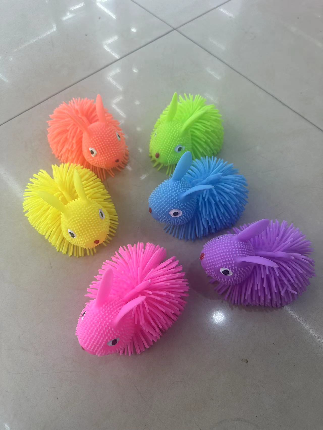 长毛兔毛毛球充气解压闪光儿童玩具 地摊外贸爆款详情图4