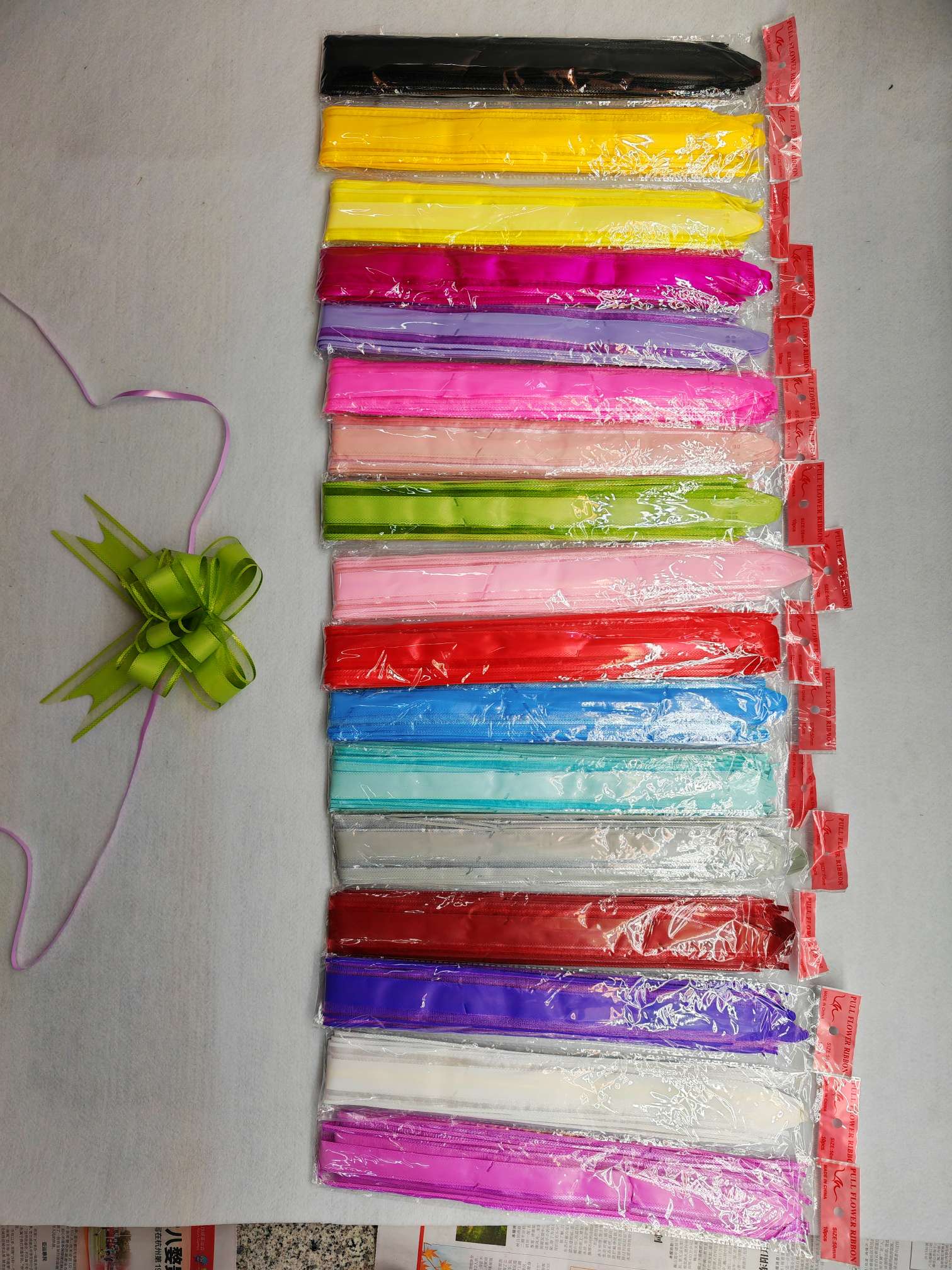 Golden-edge lace flower packaging paper Application Scenario