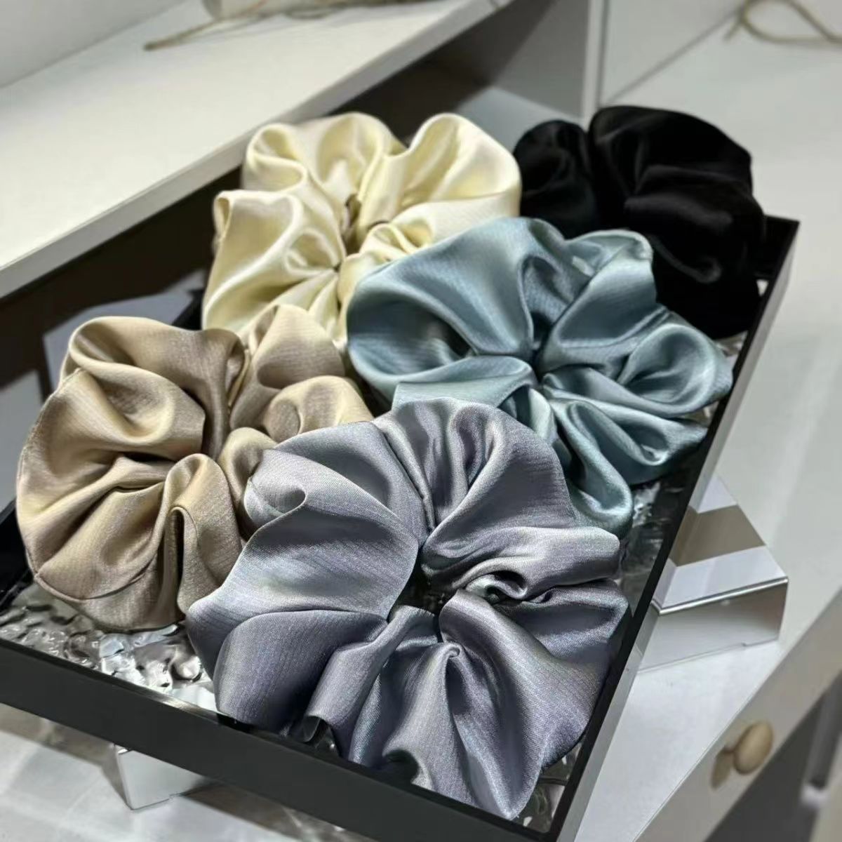 Korean style: Simple large intestine rings, hair bands, satin hair ties, Bin Han accessories 1231 detail image 2