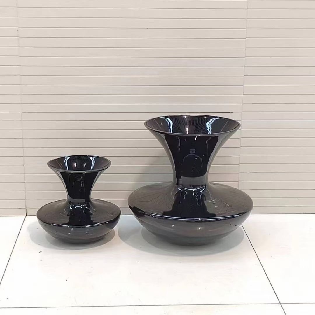 وعاء Bbglass Bui Phine، وهو زهور زجاجية سوداء وأبيض details Picture