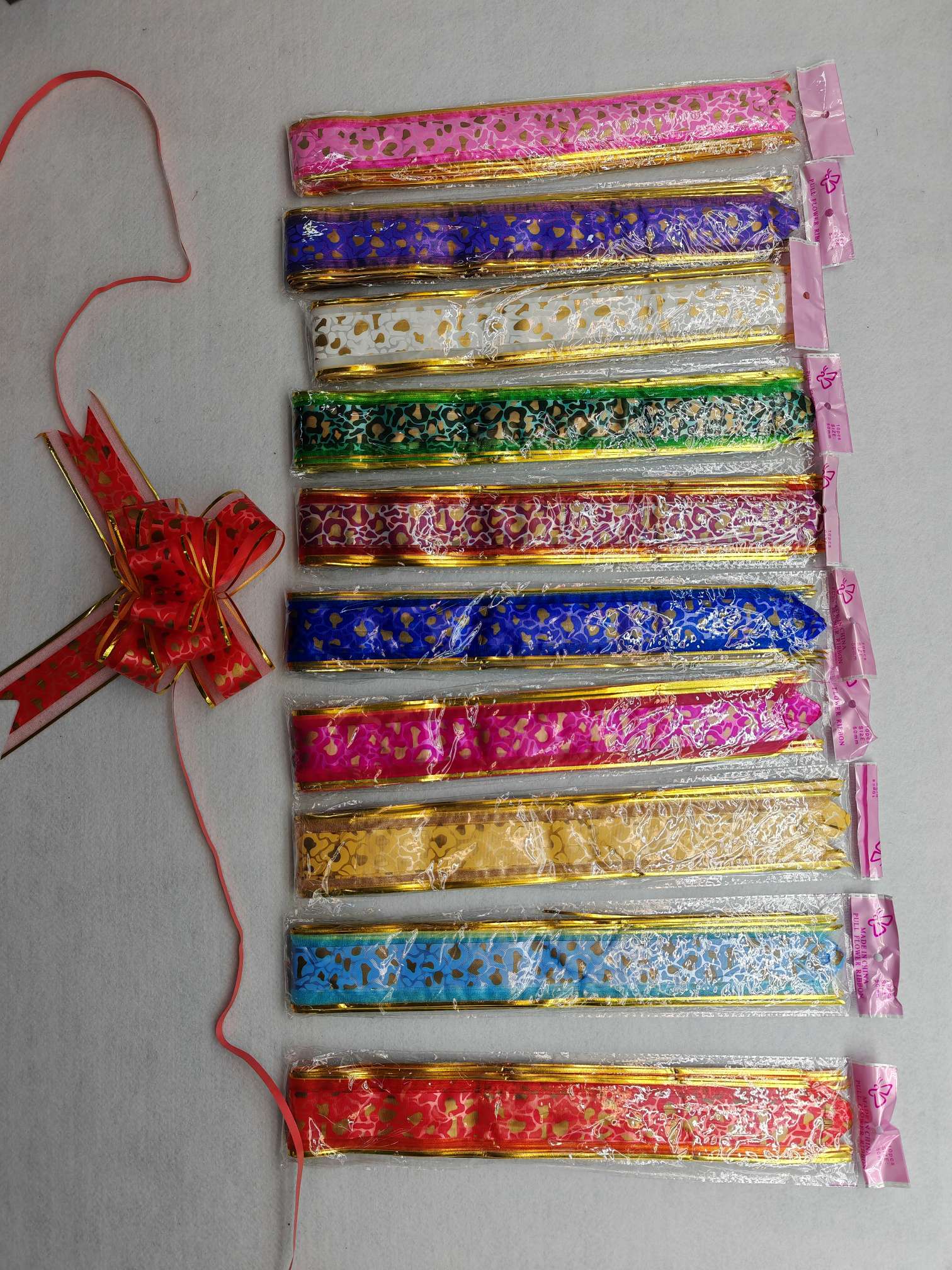Golden-edge lace flower packaging paper