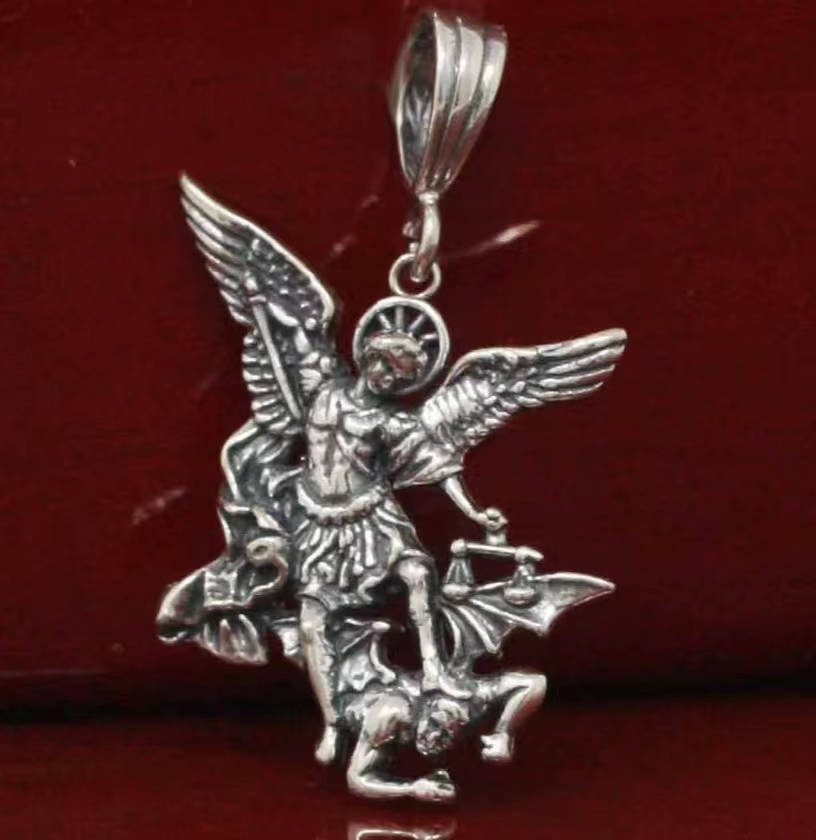 Panda-themed Thangka design for mobile phone chains, keychains, pendants, ornaments, and exquisite small items. It is suitable for collection and gifting