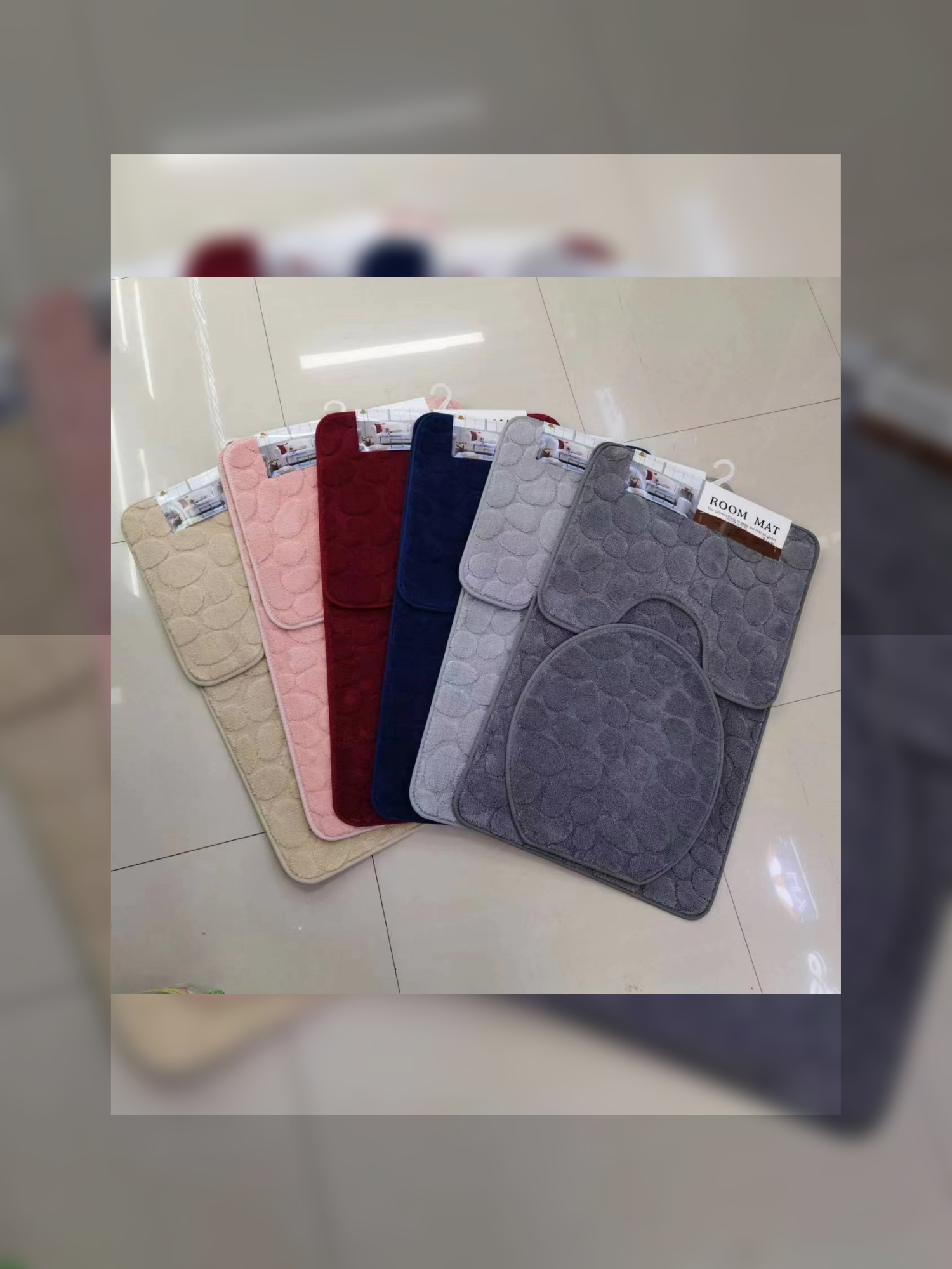 The plain jacquard stone-patterned toilet set, bathroom 3-piece set, floor mat, foot mat, anti-slip mat and door mat products come in multiple colors, are of good quality and come in various sizes Item Picture
