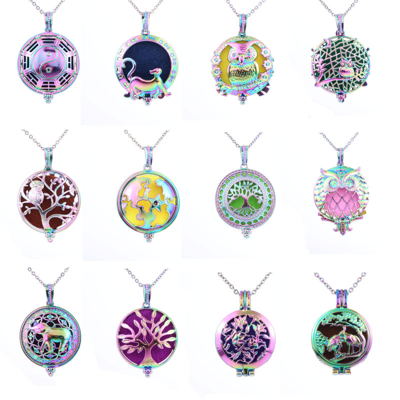 Panda-themed Thangka style jewelry pendants, exquisite mobile phone chains, keychains, pendants, personalized and creative gift decorations Item Picture