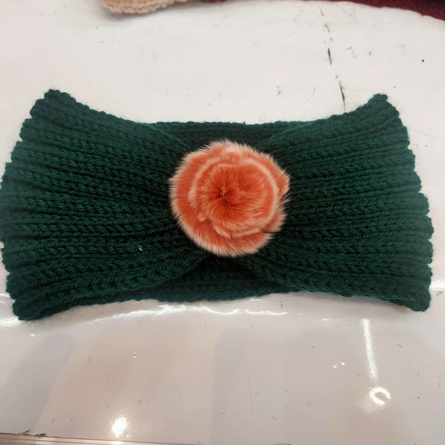 New fashionable and trendy hair accessories are the top choice for ladies. Knitted hair bands, knitted hair bands Application Scenario