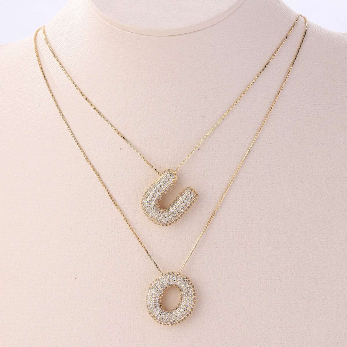 Cross-border micro-inlaid zircon 26-letter pendant necklace, copper-plated 18K gold, fashionable and versatile classic accessory details Picture