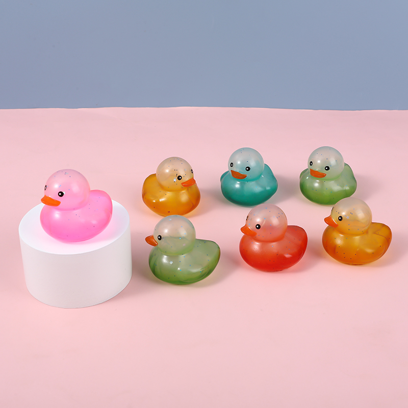 益智玩具/盲盒/遥控飞机无人机/奥特曼玩具/潮玩产品图