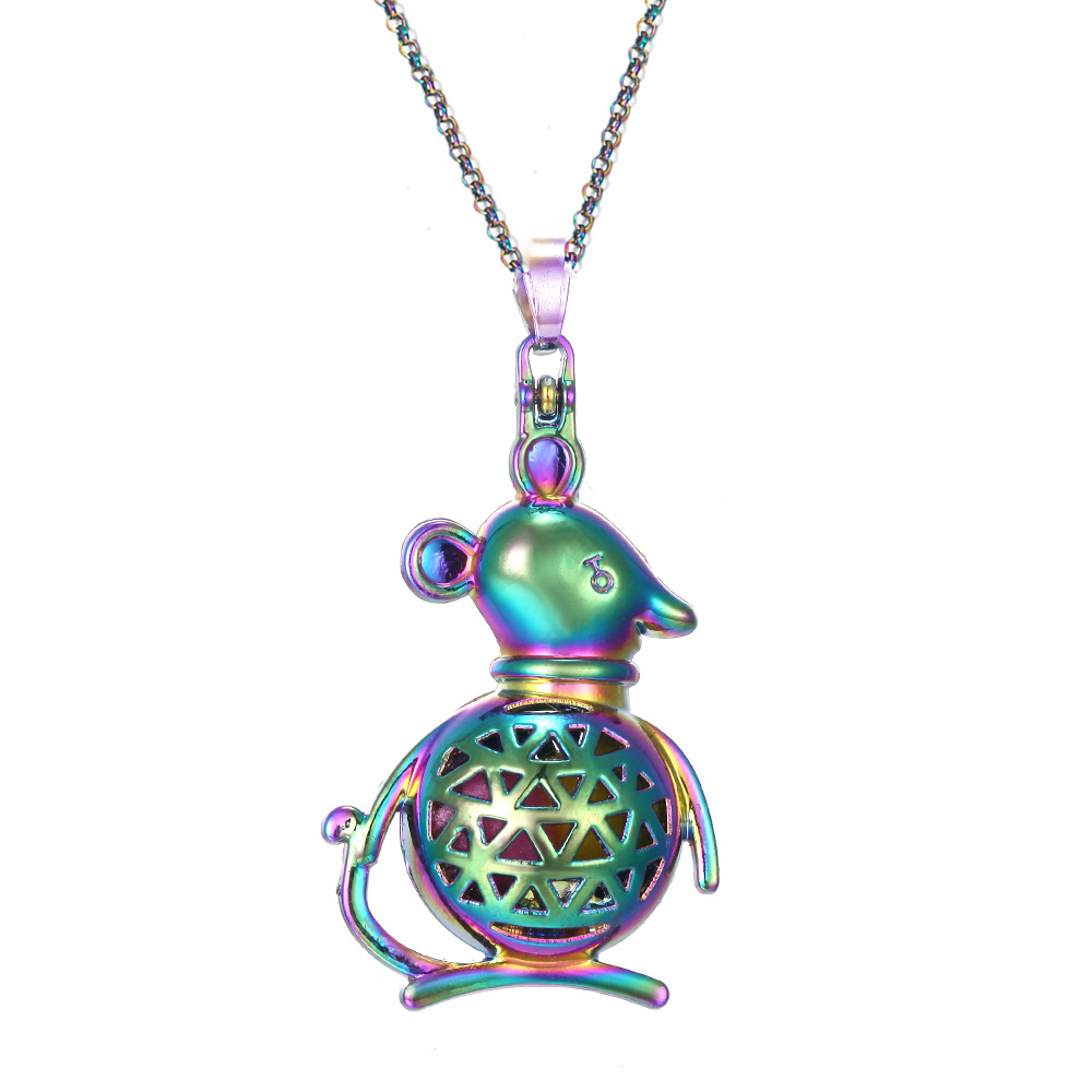 Panda-themed Thangka art ornaments, exquisite mobile phone chains, keychains, pendants, personalized and creative gift decorations