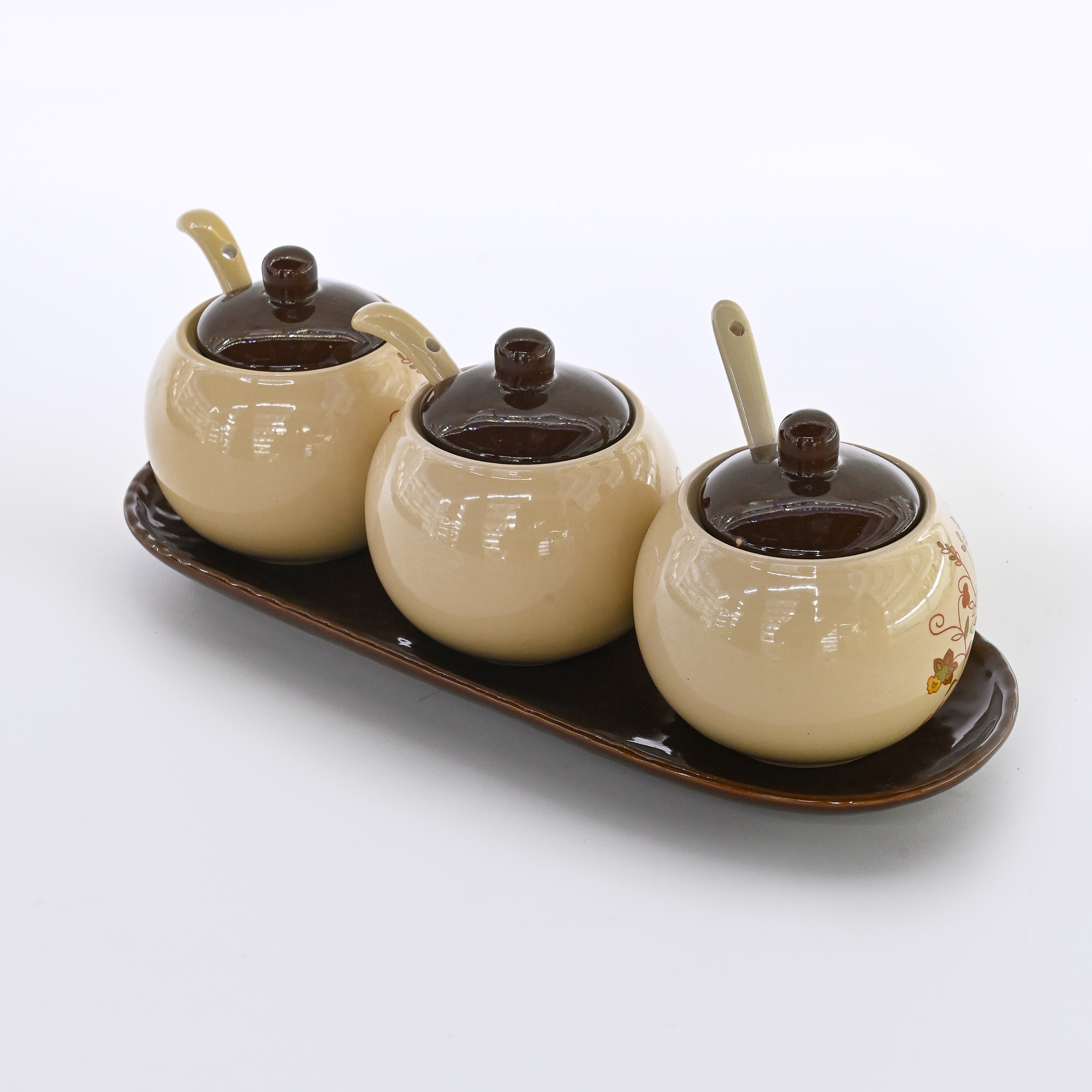 Ceramic seasoning jars, kitchenware, sugar jars, salt jars, sets, hot pot restaurant seasoning bottles and jars, chili jars, household seasoning boxes Application Scenario