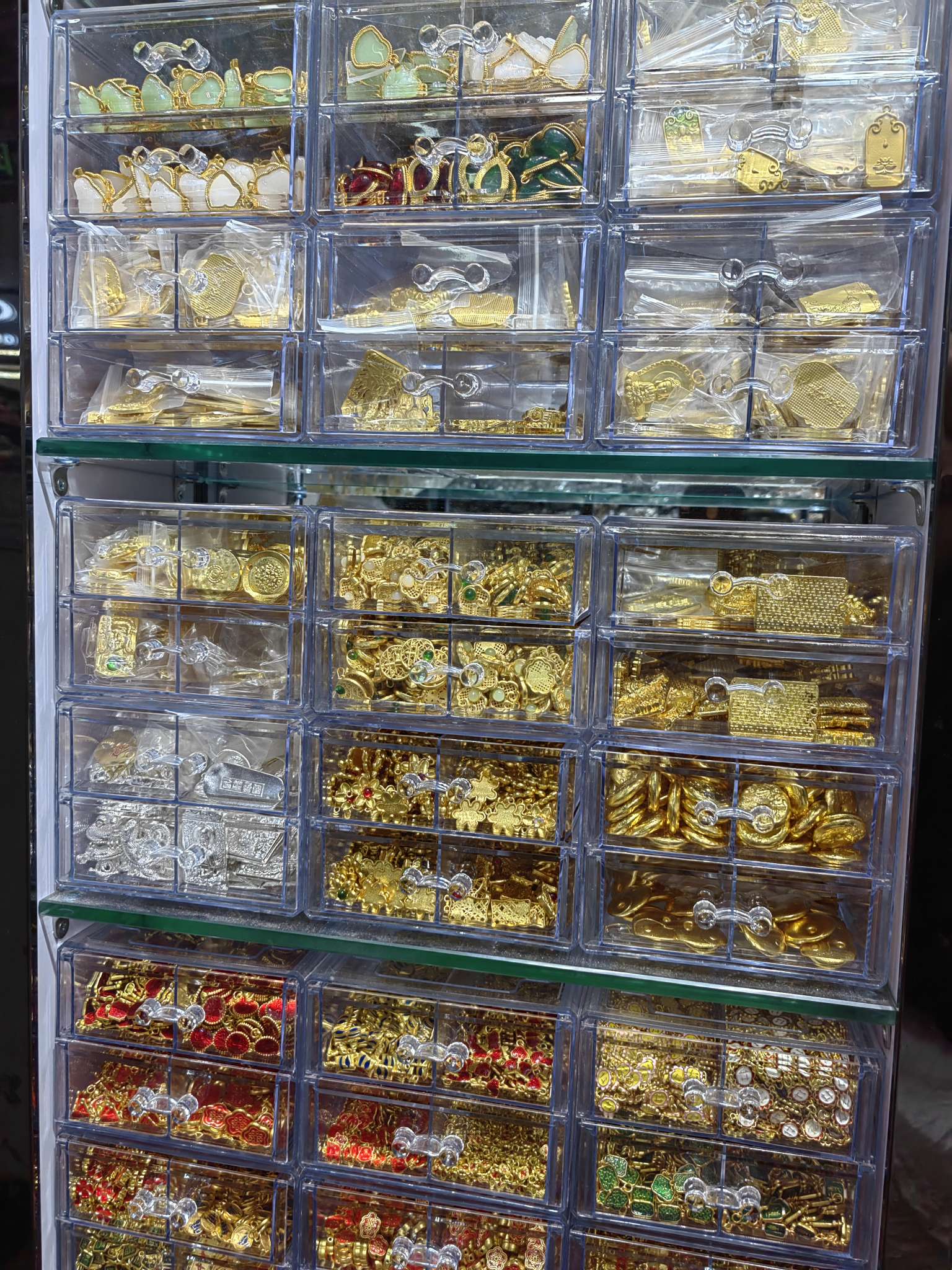 Xin Feng Jewelry Accessories describe pic - 1