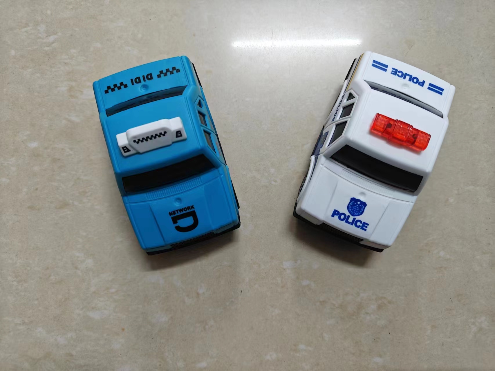 潮玩儿童益智玩具.新款车玩具热销玩具儿童玩具儿童塑料玩具警车咖宝车神