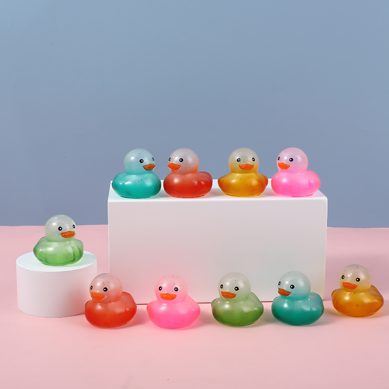 跨境热卖搪胶鸭子定制玩具新奇特解压玩具洗澡戏水玩具儿童益智玩具解压捏玩具