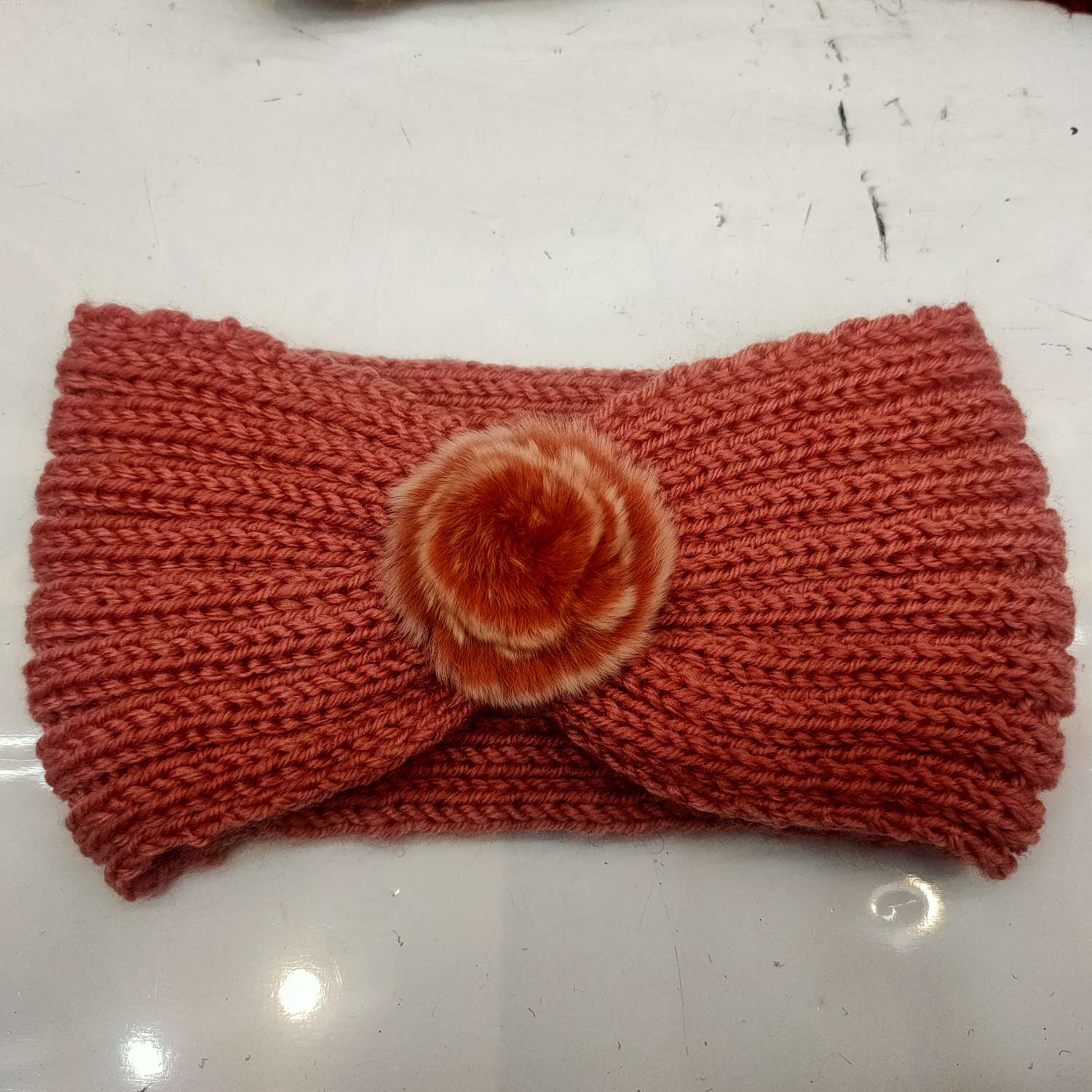 New fashionable and trendy hair accessories are the top choice for ladies. Knitted hair bands, knitted hair bands Specification image