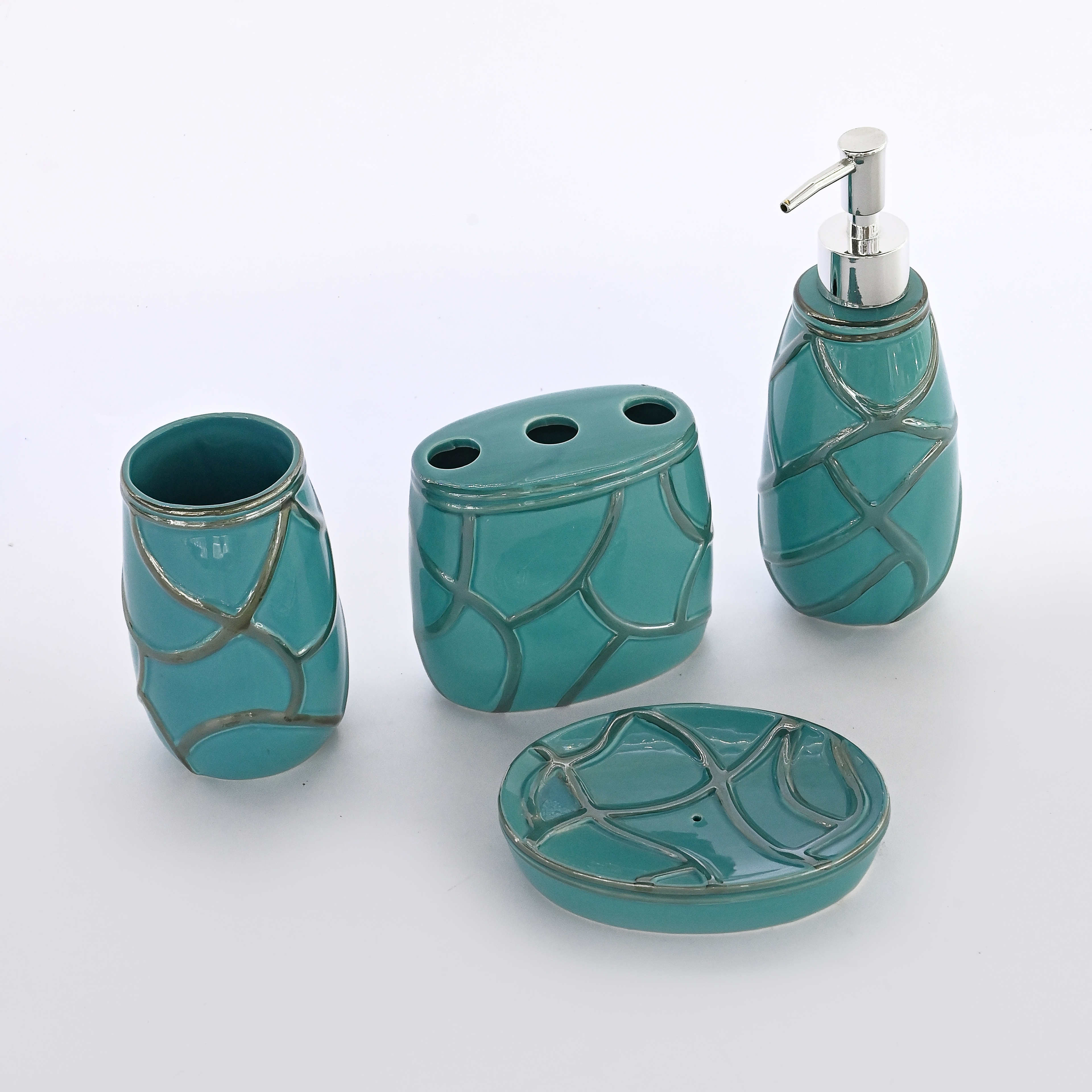 A complete set of high-end ceramic bathroom fixtures, including shower curtains, soap dispensers, and bathroom shelves for organizing and storing high-quality ceramic bathroom products Specification image