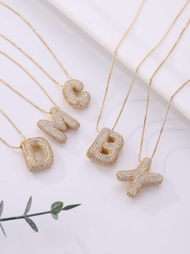 Cross-border micro-inlaid zircon 26-letter pendant necklace, copper-plated 18K gold, fashionable and versatile classic accessory detail image 5