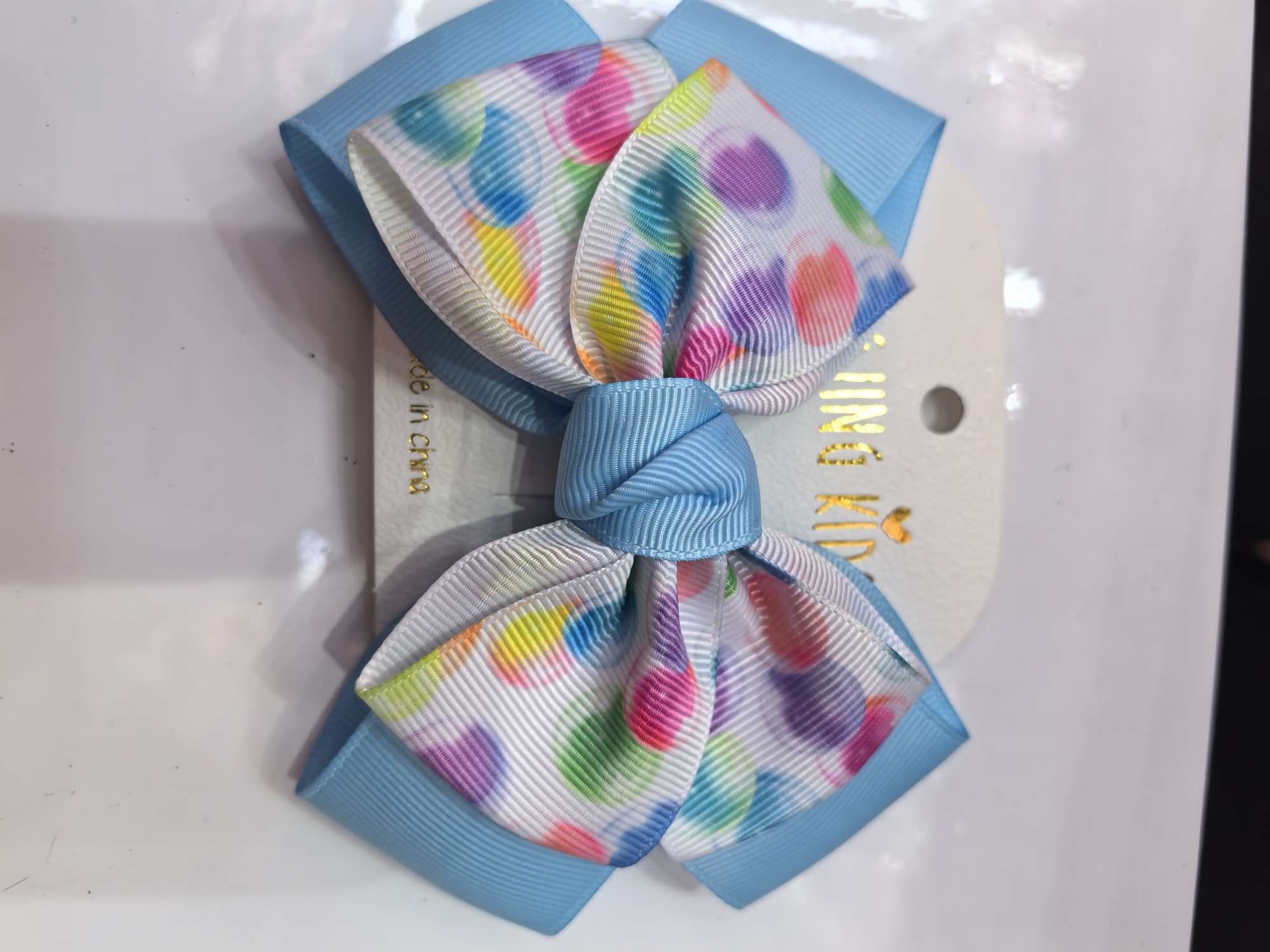 A variety of children's accessories are available, including Hanfu headwear, hair net sets, duckbill clips, hair pin combinations, and children's hair accessory boxes