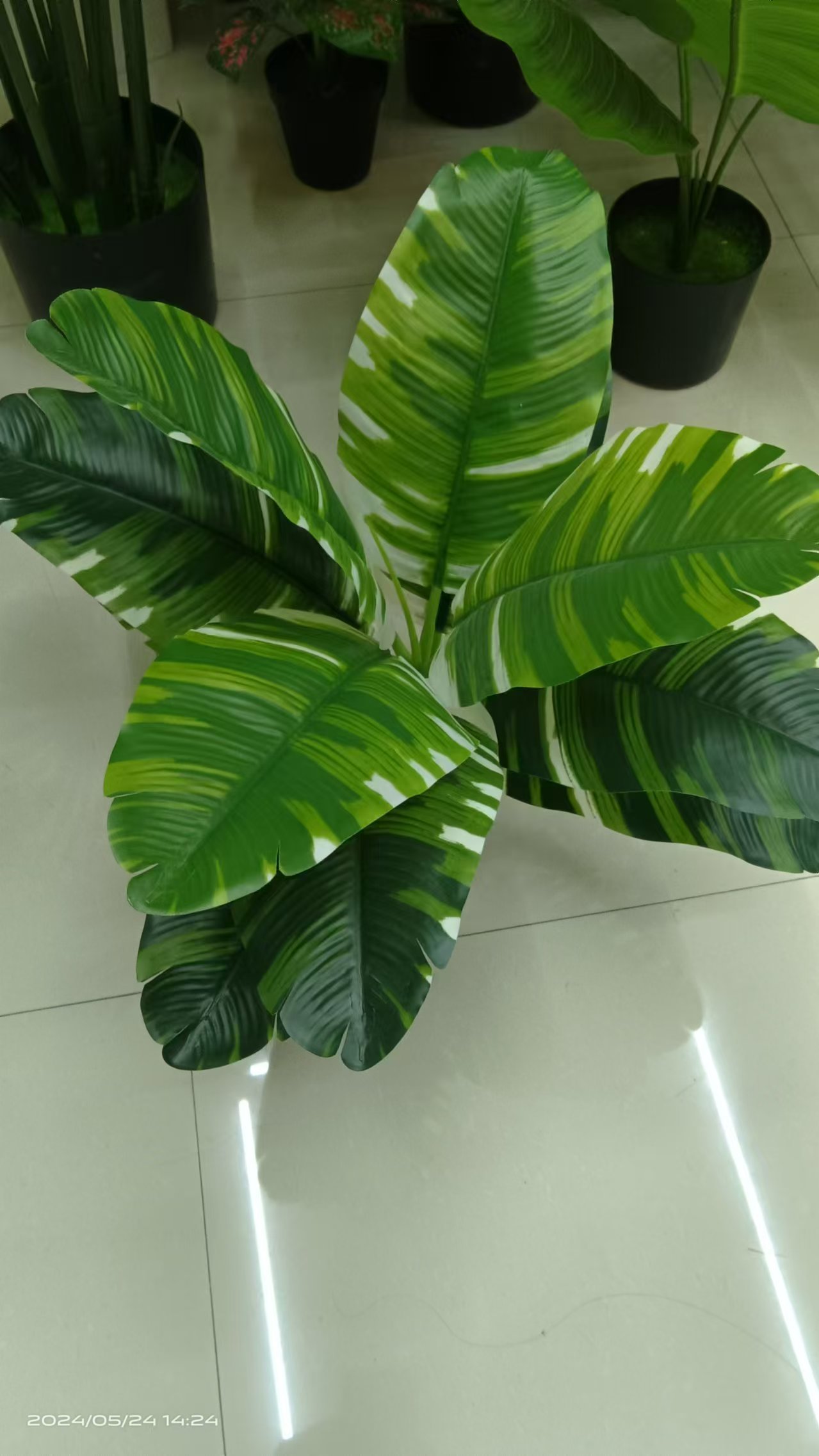18-head artificial plant, traveler's banana, Nordic large banana leaf green plant, garden decoration and landscaping, artificial tree crossing the border Application Scenario