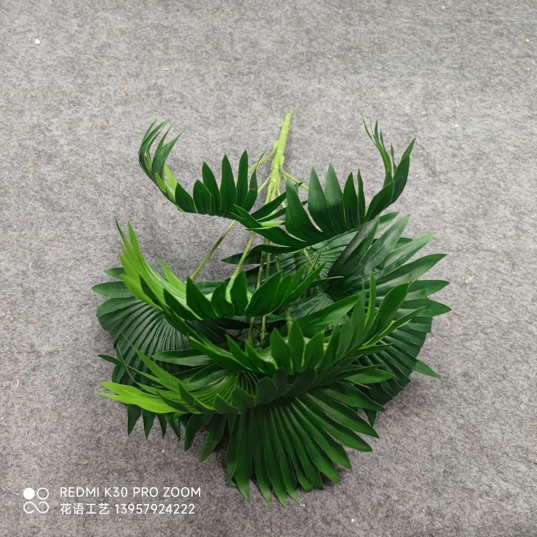 Simulated money tree leaves, branches, artificial leaves, plastic green leaves, green plant landscaping, olive leaves details Picture
