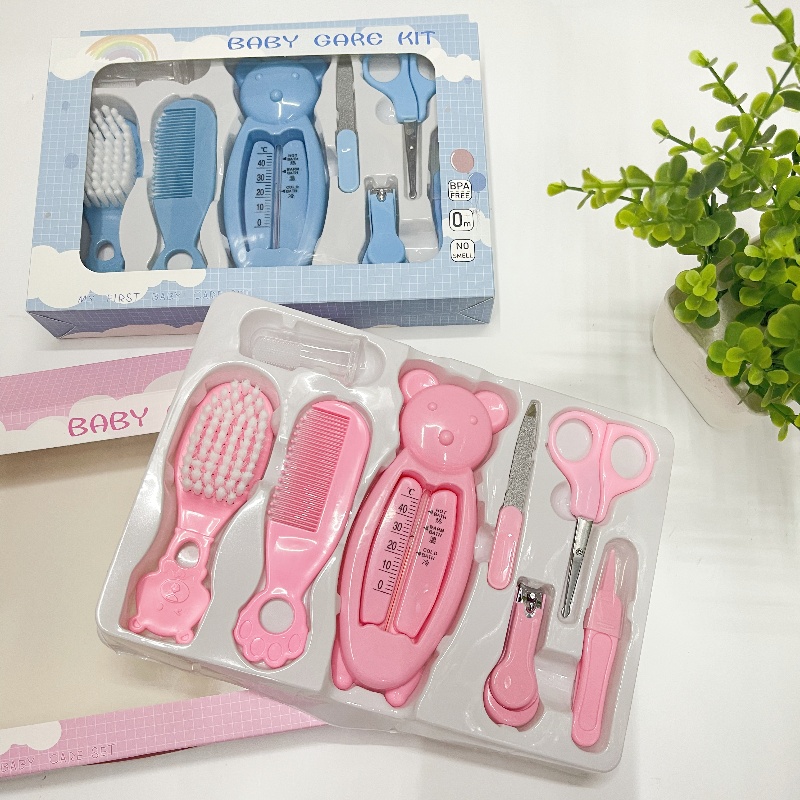 Baby gift Set: 8-piece set of daily care products for babies, including water thermometer, nail clippers, brushes and combs Application Scenario