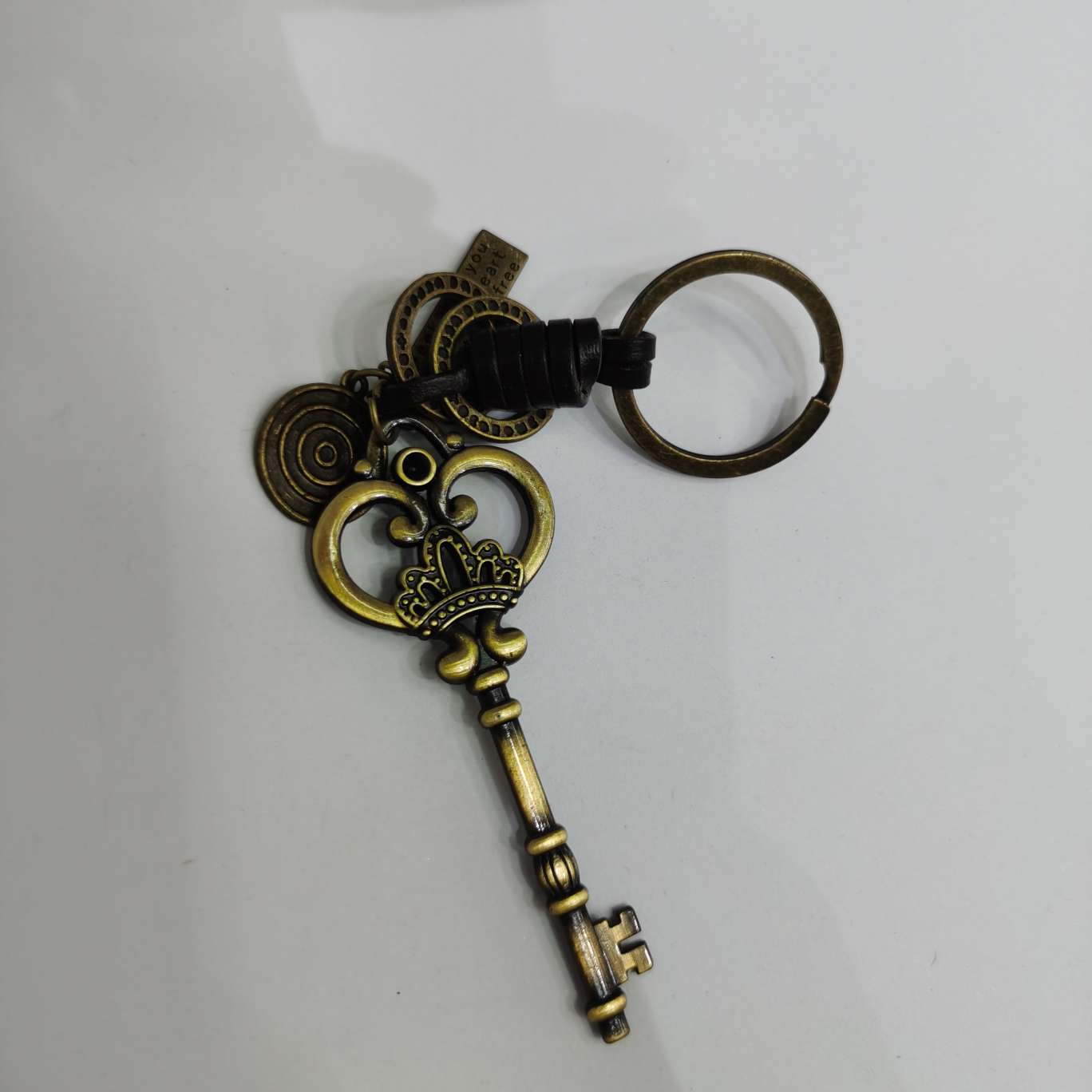 复古钥匙扣欧美风流行款 美轮美奂的复古钥匙造型皮革与复古完美结合