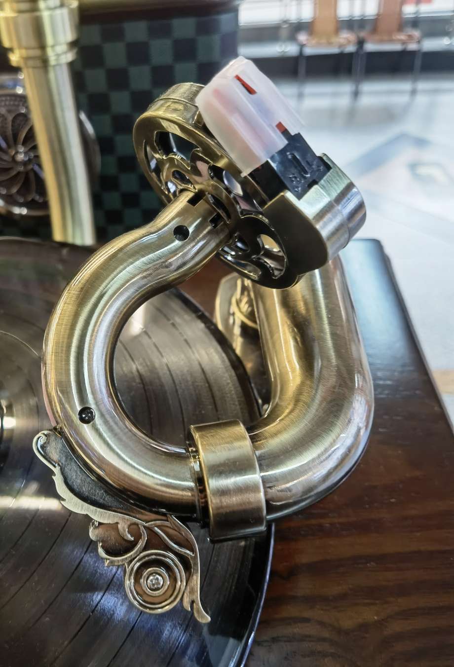 X10 Ming-style gramophone, American X1 gramophone, retro gramophone, light luxury style, high-end gift, radio, Bluetooth speaker, CD, vinyl record, grand copper speaker Application Scenario