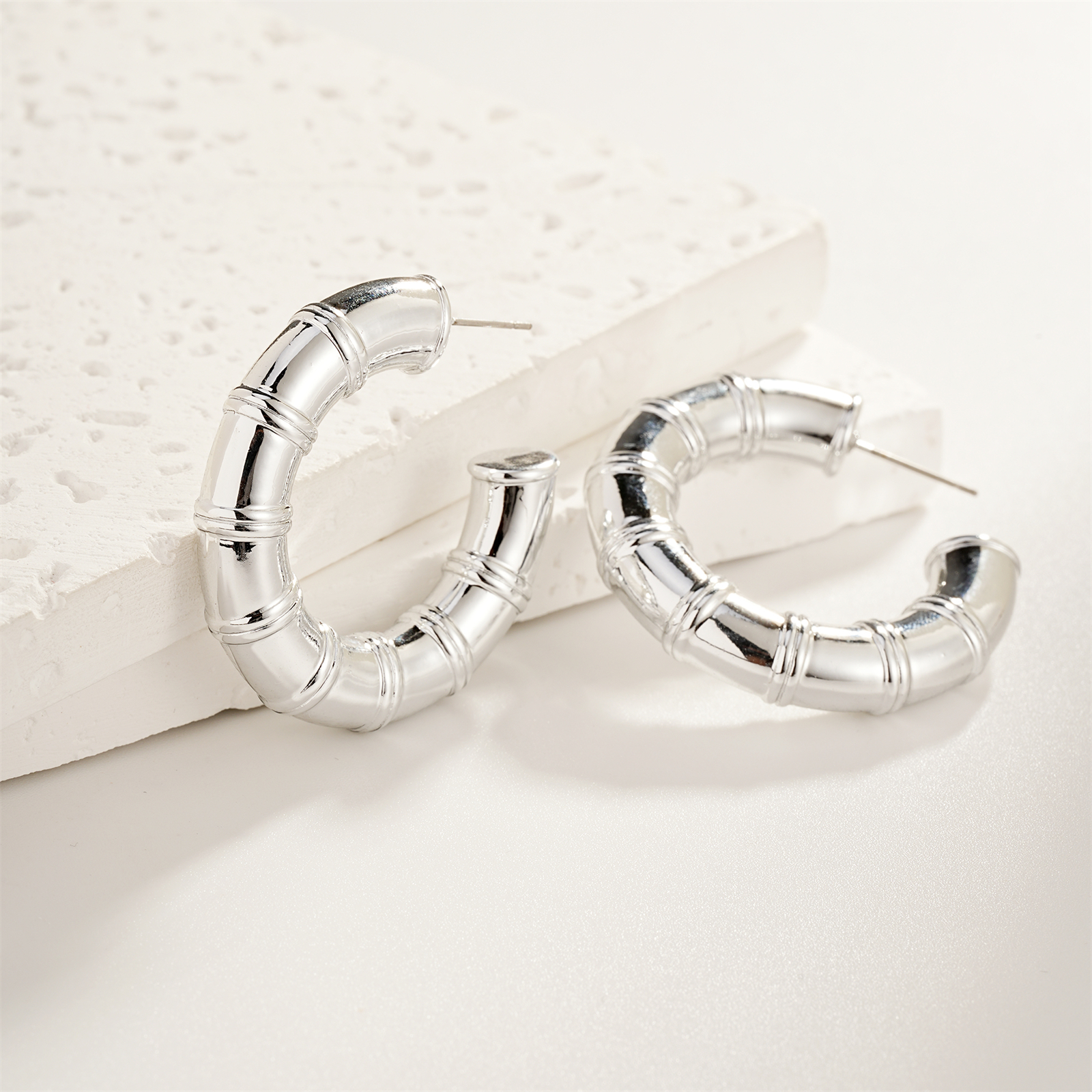 饰品/耳饰/耳环/珍珠耳环/耳钉产品图