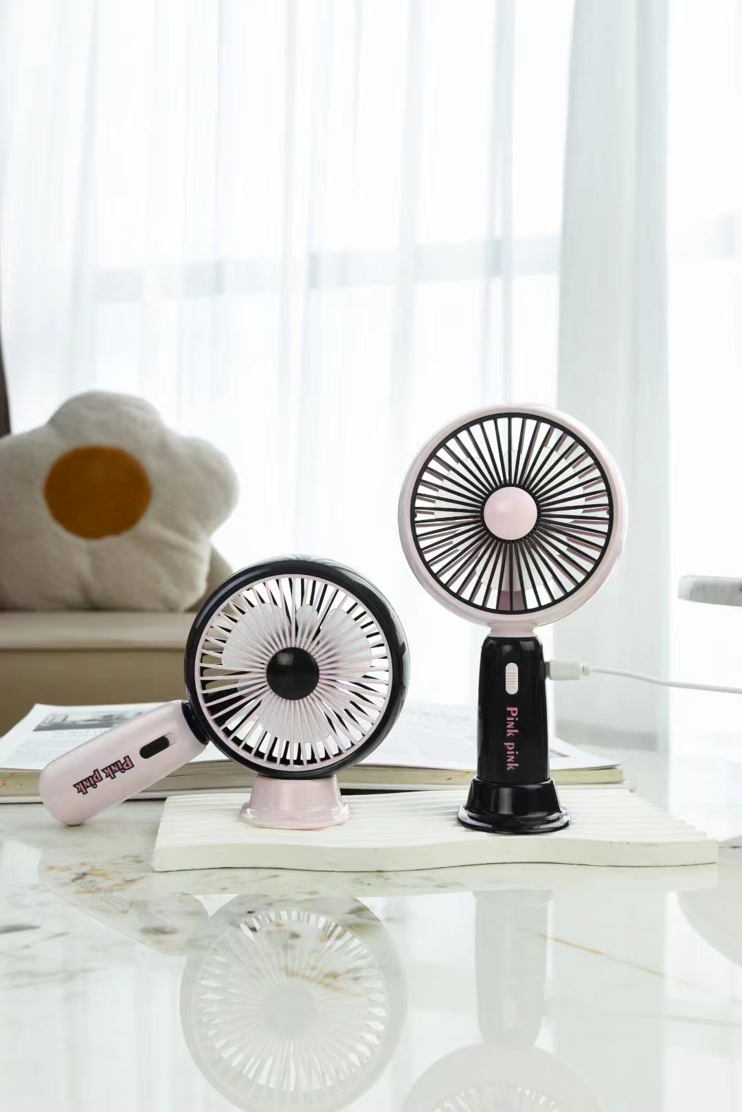 Ys2318c Charging Small Fan With Light Second Gear Wind Application Scenario