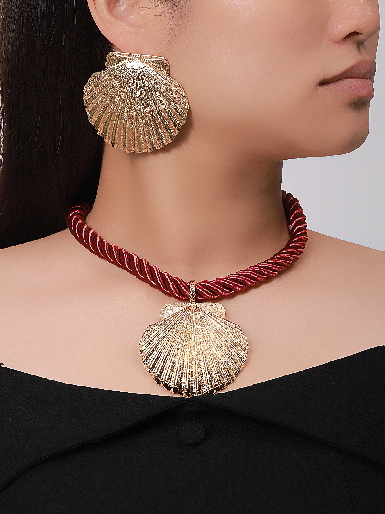 Europe and the United States trend new ocean holiday wind earrings necklace set women simple alloy shell pendant wholesale thumbnail