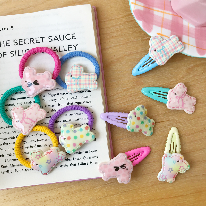 The 2024 new cute cartoon rabbit bb clip is a children's fashionable and versatile rabbit hair clip that won't damage hair bands or hair accessories Item Picture
