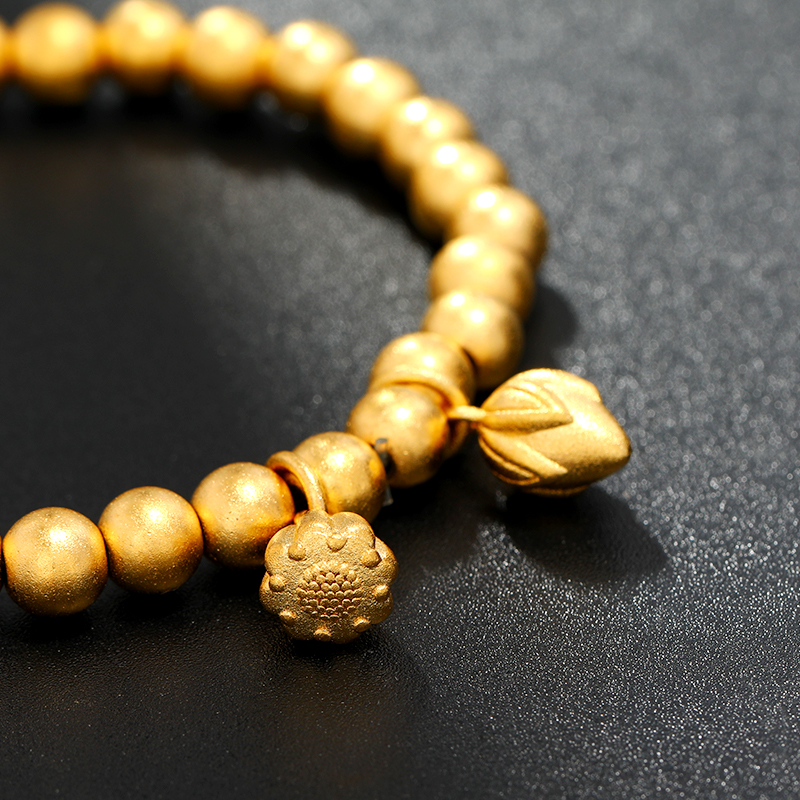 The ancient Japanese and Korean jewelry style is passed down through generations. The simple European coin gold-plated Vietnamese sand gold peony flower bracelet is a grand gift for women and best friends. It won't fade for a long time Application Scenario