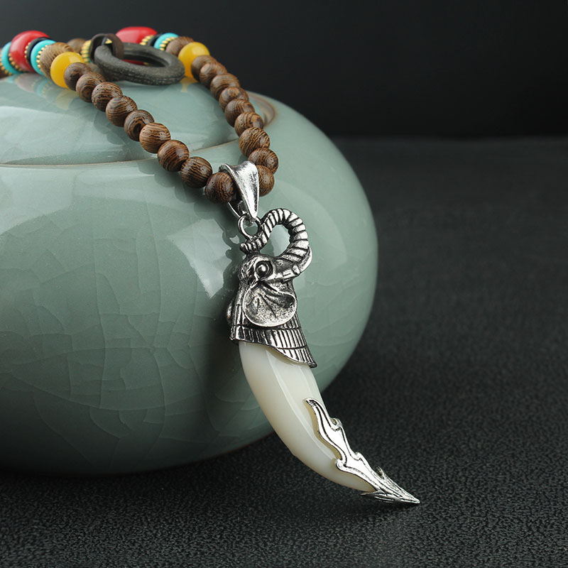 复古民族风仿狼牙吊坠项链木质木珠长款毛衣链男女百搭情侣配饰品复古民族风仿狼牙吊坠项链木质木珠长款毛衣链男女百搭情侣配饰品