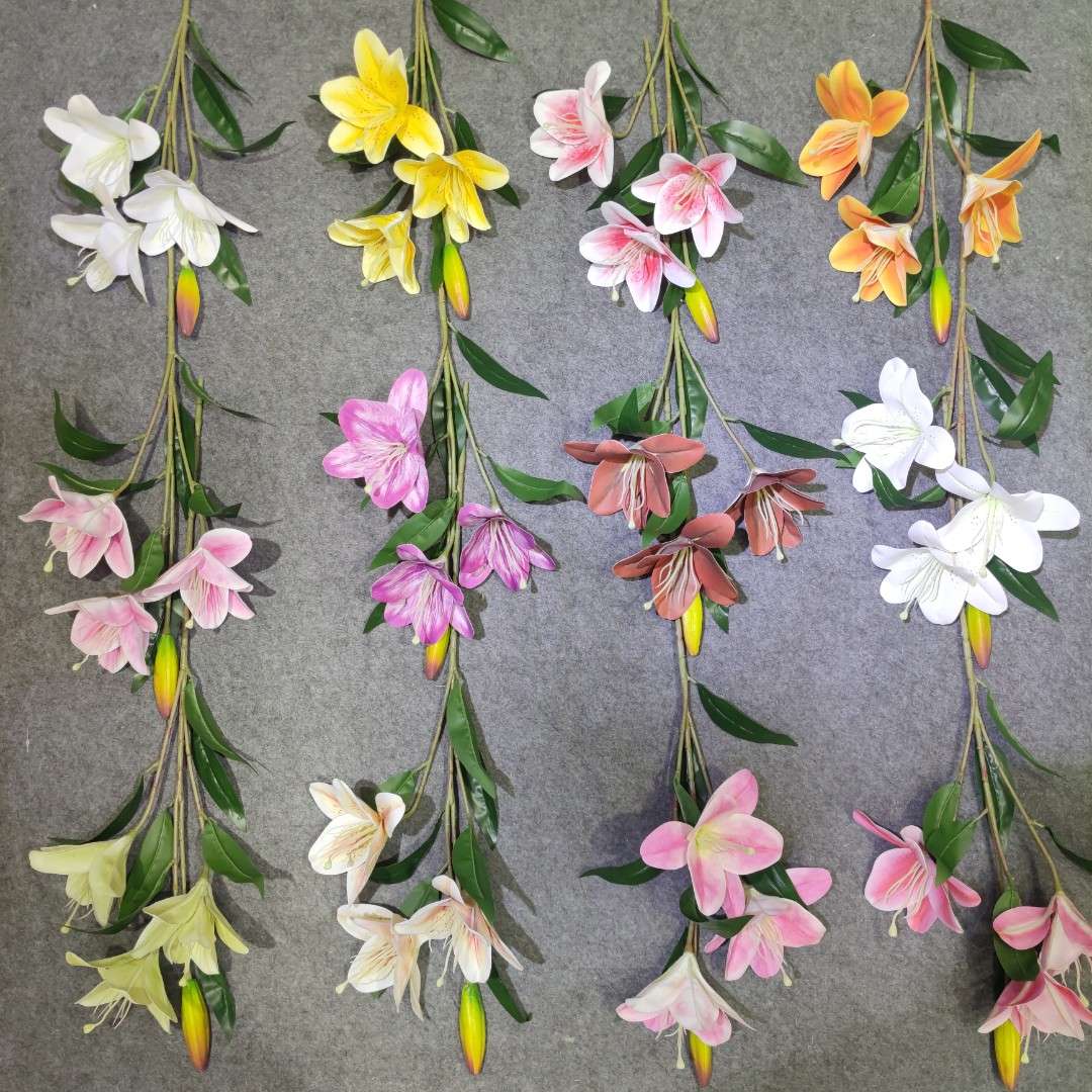 Artificial lily manufacturers wholesale various specifications of lilies, three-flower and one-bud artificial flowers, wedding decoration, home decoration and display detail image 6
