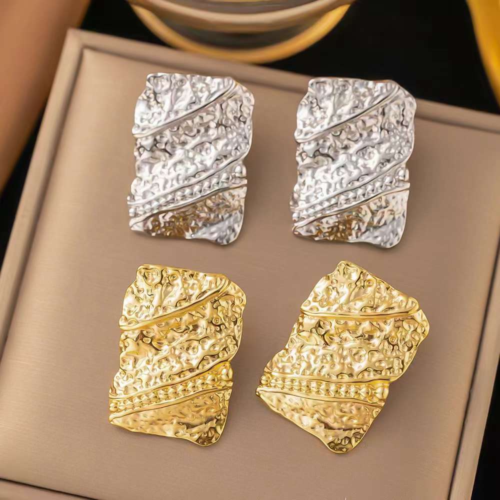珍珠耳环耳钉 高档饰品耳饰 精致女士耳饰品 简约时尚耳环饰品 优雅耳饰珍珠耳环