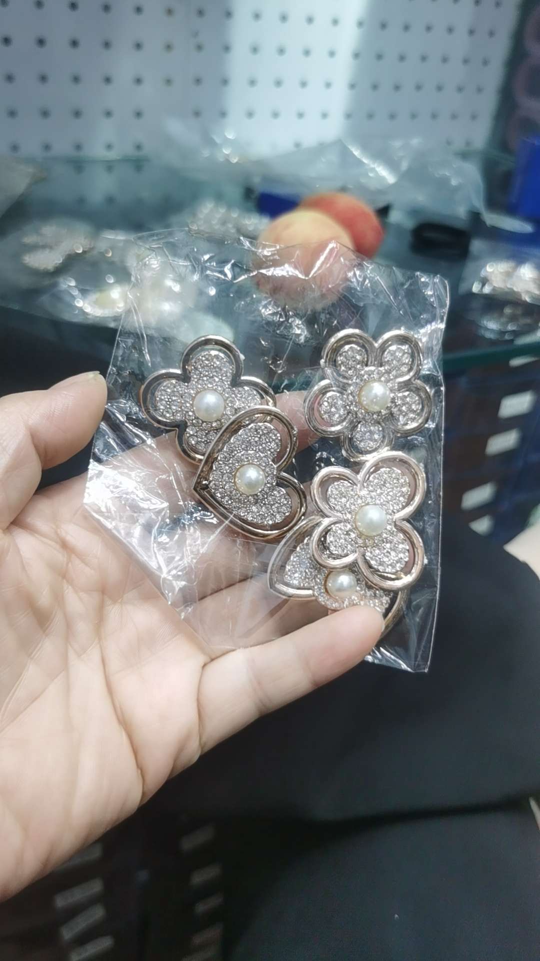 Beloved jewelry seamless rubber band, high elasticity Beloved jewelry seamless rubber band, high elasticity and good quality, factory direct sales 92 Application Scenario