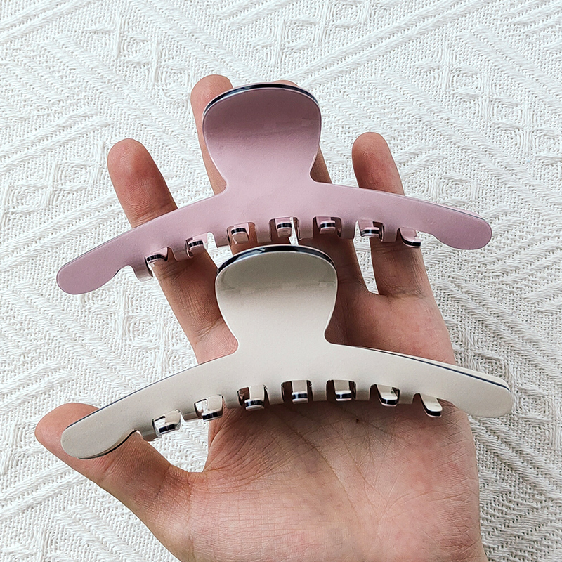 Miniso French Series Grab Clip A Zigzag Hairpin Hair Accessories Fashion Everything Solid Color Hairpin Hair Accessories Shark Clip Application Scenario