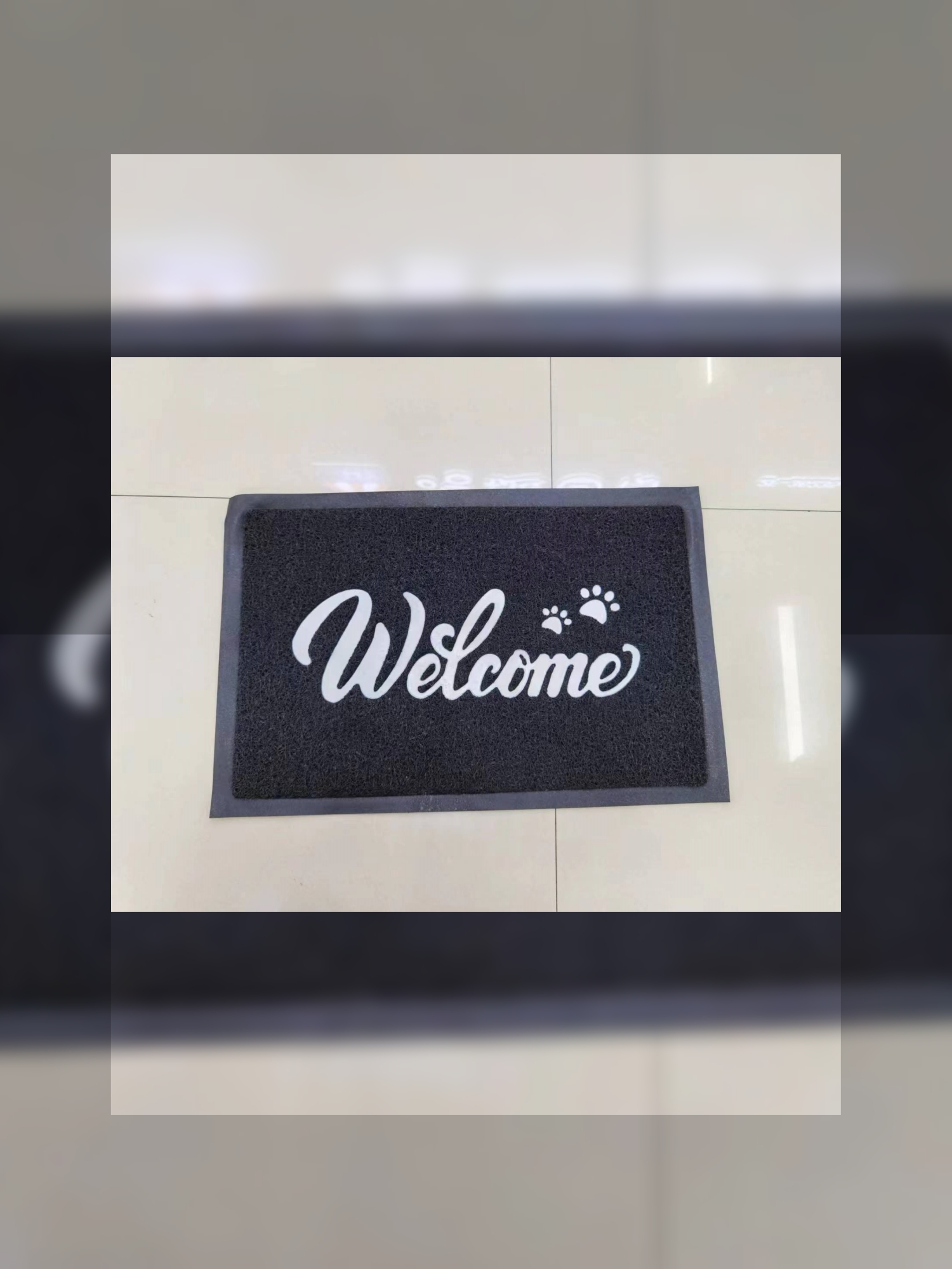 Thin black and gray brushed embossed anti-slip mat, floor mat, foot mat, anti-slip mat, door mat, bathroom mat, PVC floor mat for export. Product with various patterns and styles, can be mixed or packed separately. Size: 38*58cm full figure