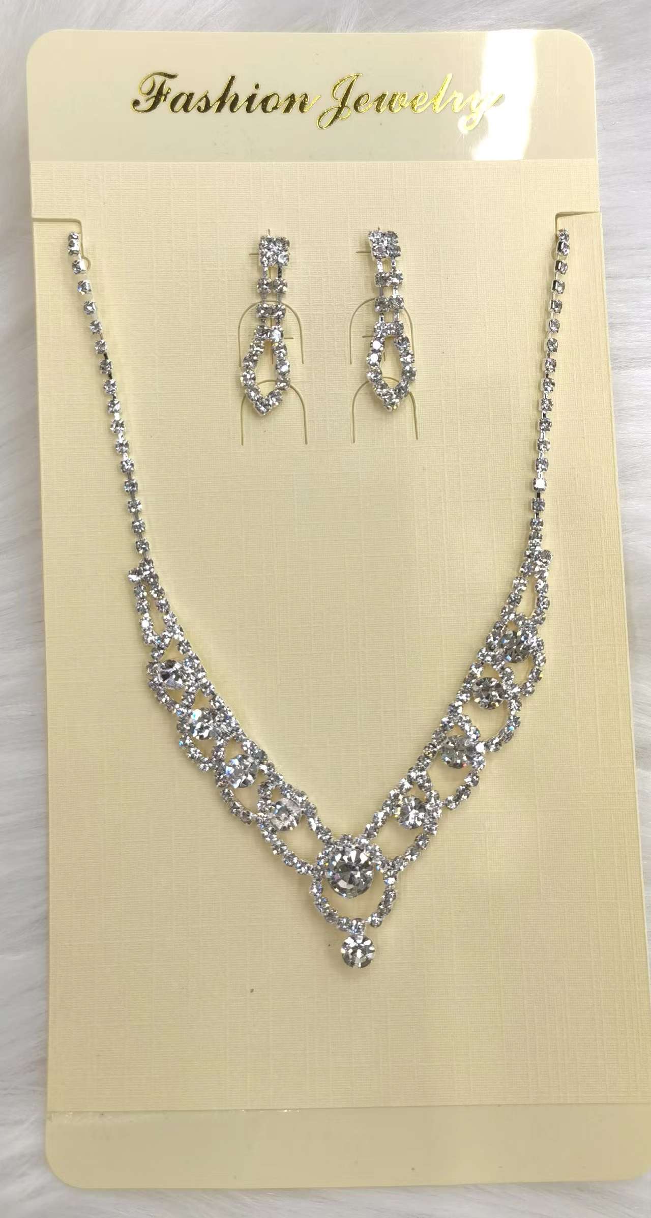 A set of two exquisite small diamond necklace earrings detail image 5