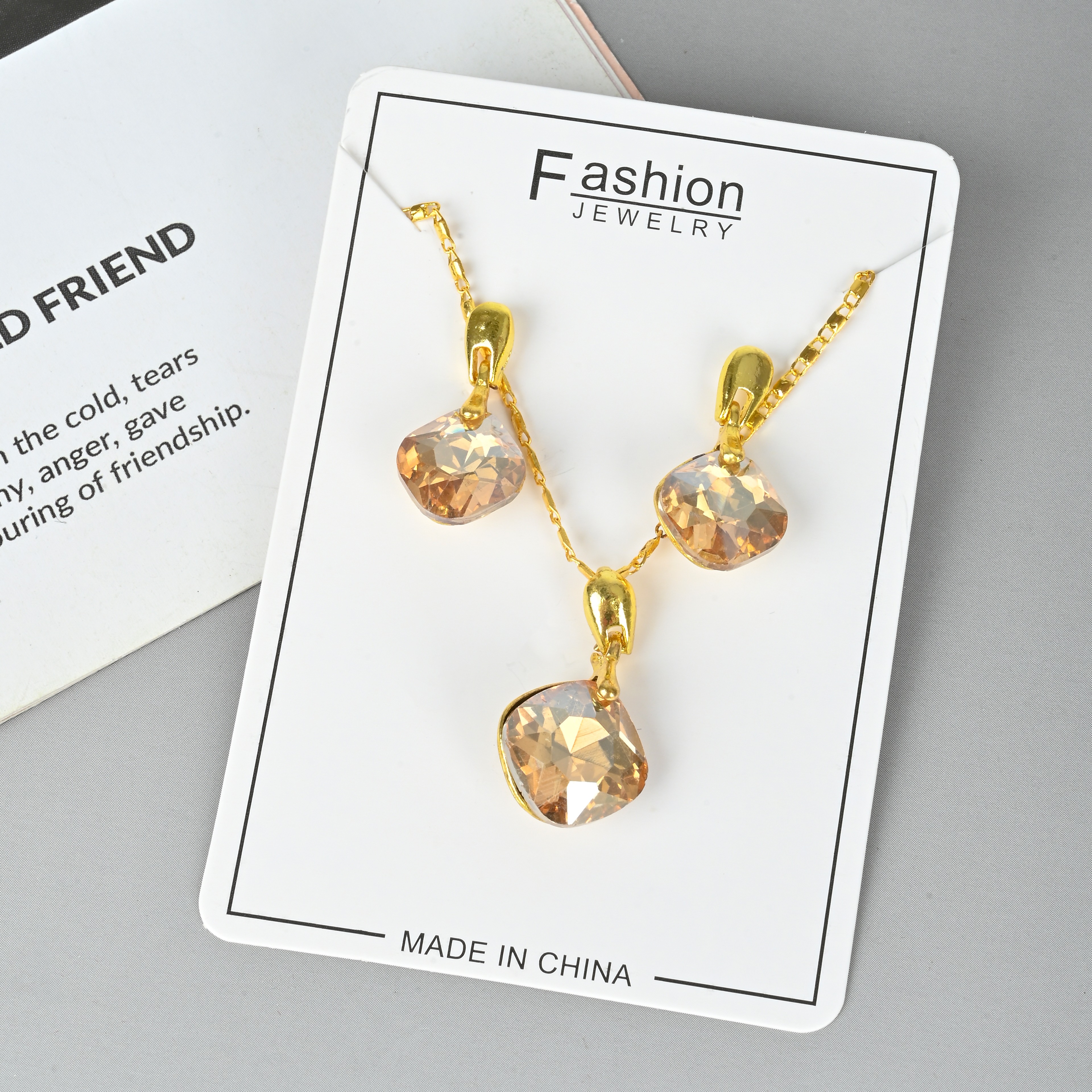 Europe And The United States Cross-Border New Necklace Set Austria Water Drop Zircon Crystal Jewelry Set Necklace Earrings Set Application Scenario