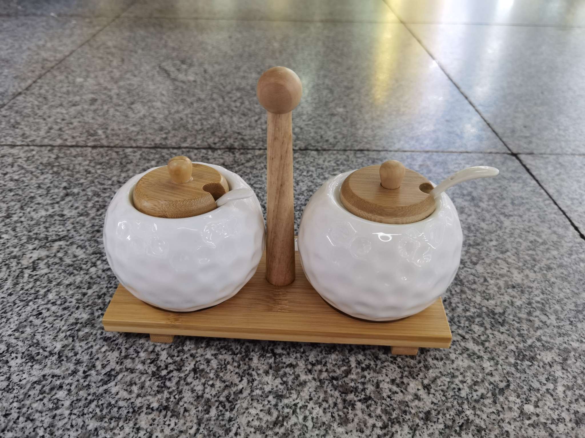 其他陶瓷包装容器实物图