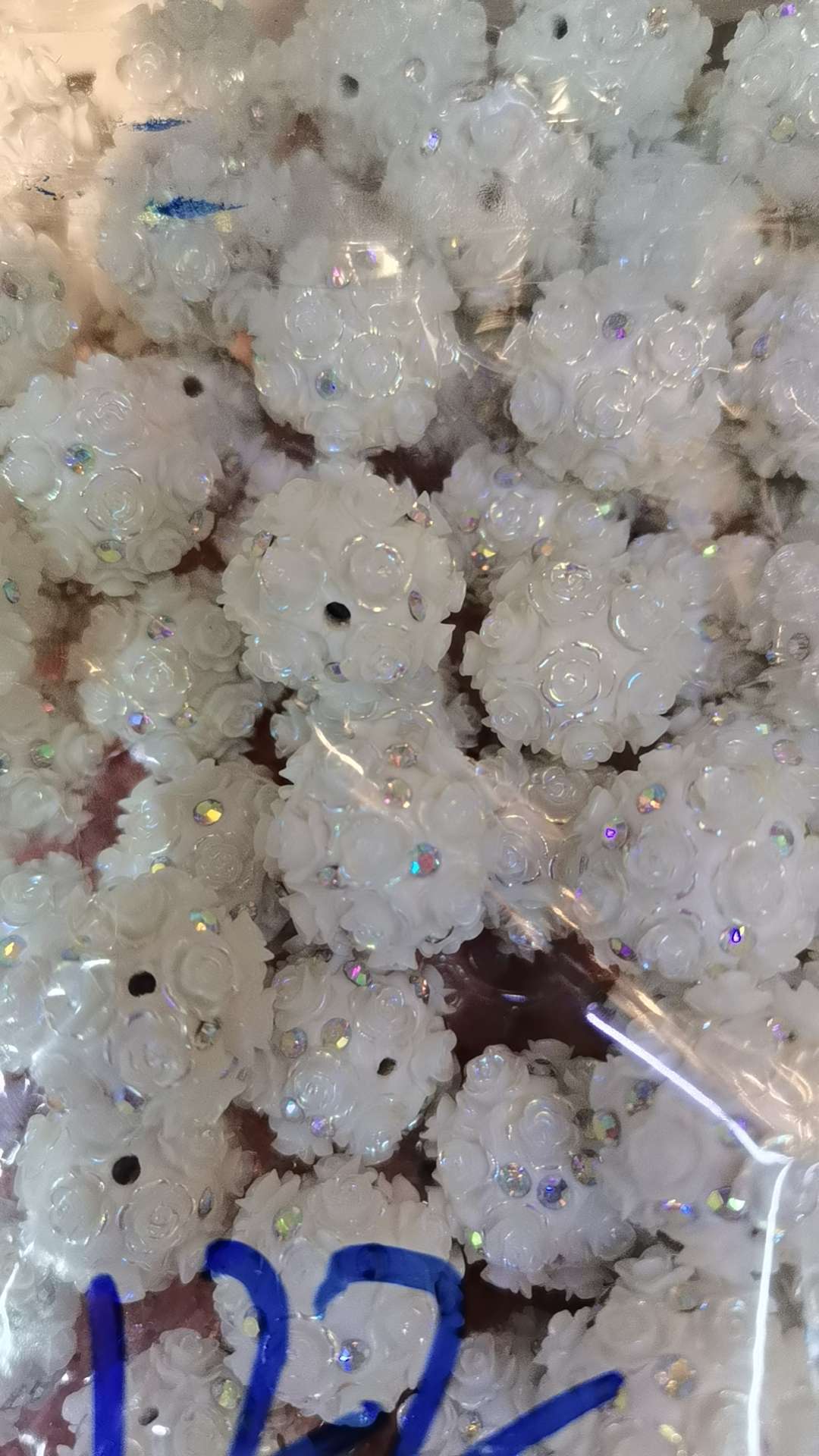 Luminous 10N white resin rose ball accessory