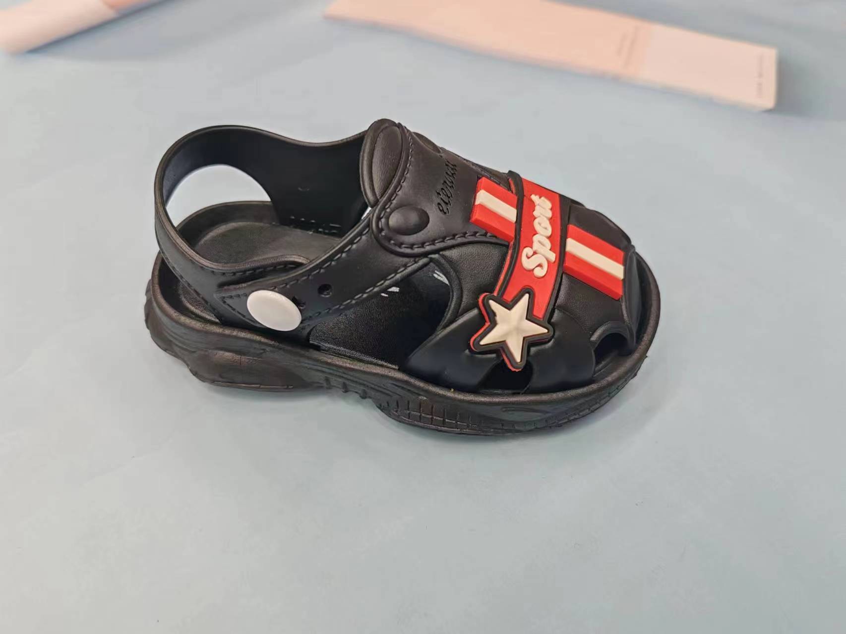 Children's sandals for summer 2024 with soft soles and breathability details Picture
