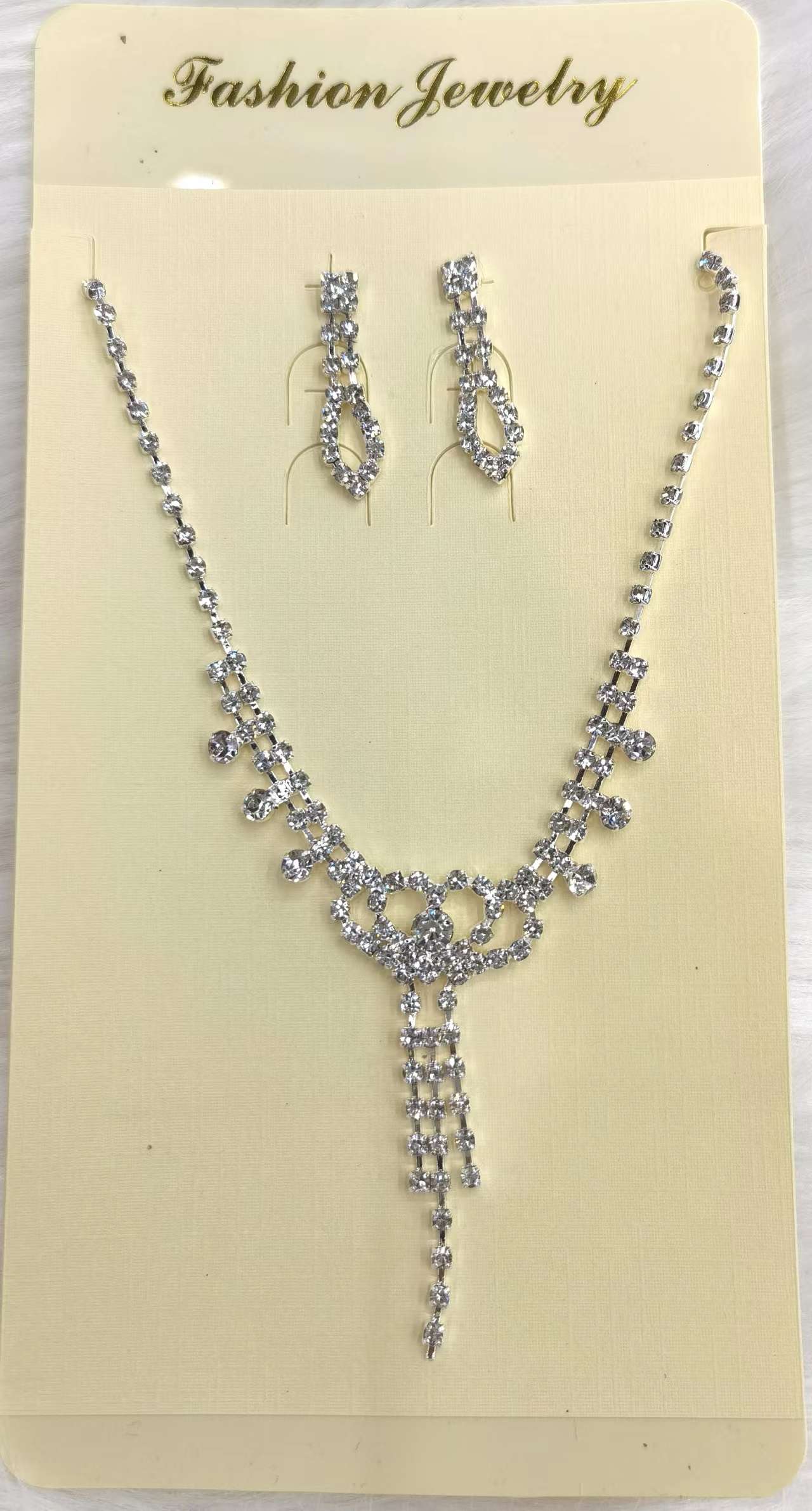 A set of two exquisite small diamond necklace earrings detail image 2