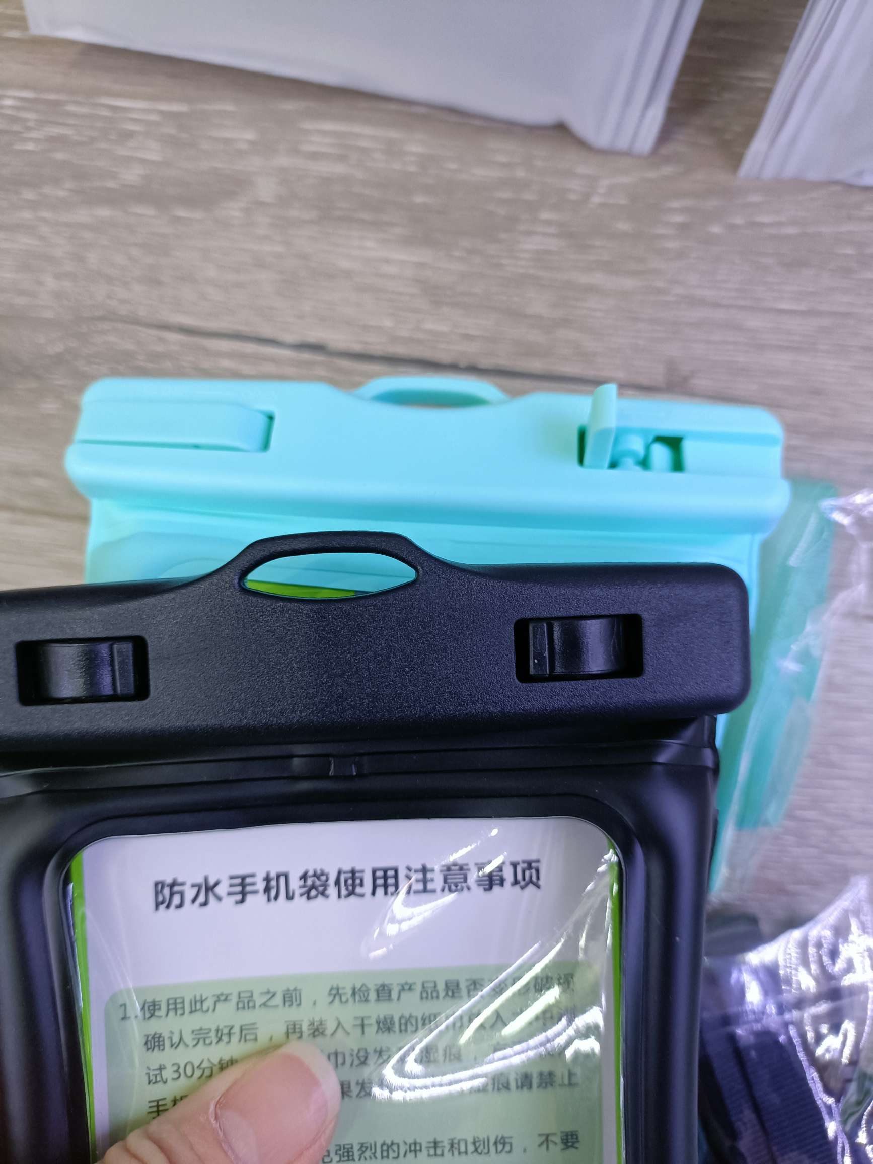双气囊手机防水袋 手机防水袋防水手机袋白底实物图