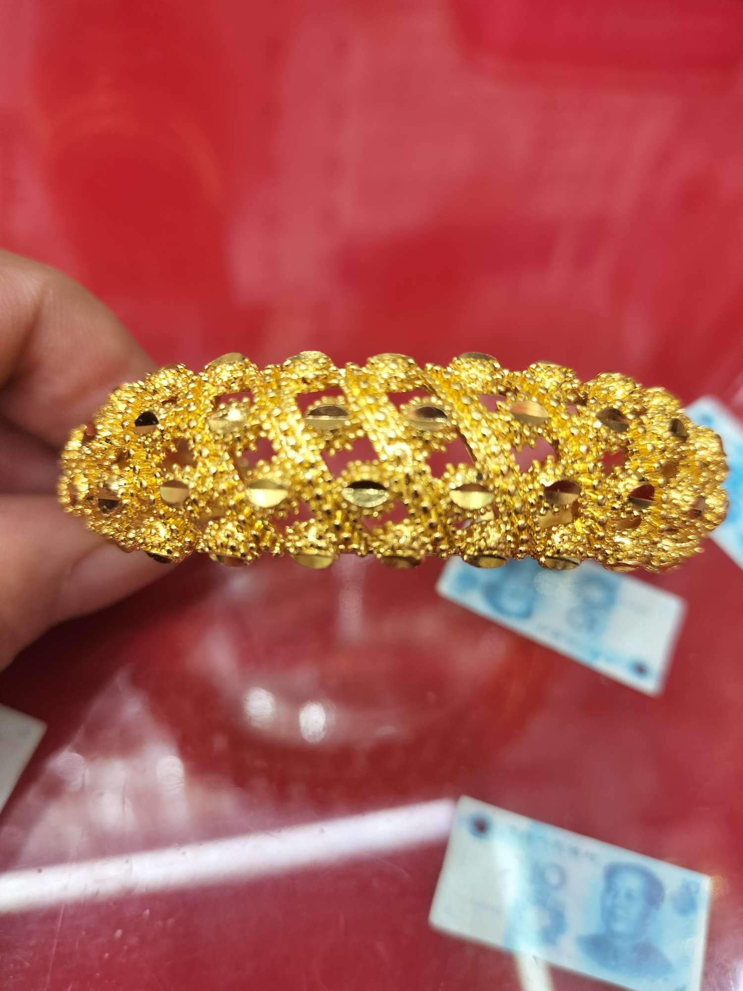 独特设计全铜保色手镯 简约时尚女士首饰 防褪色耐磨耐久性强的优质手镯