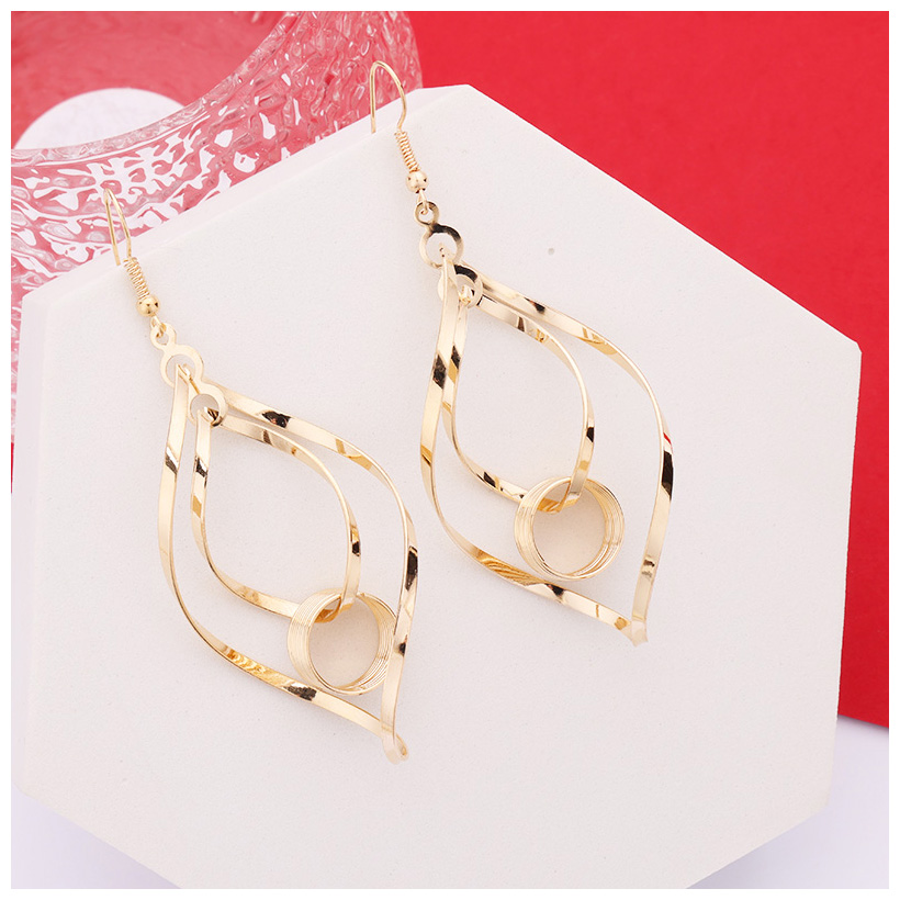[Multiple Models - Can Be Customized] Multi-Layer Twist Ring Europe, South Korea And South Korea Popular Ear Accessories Geometric Twist Strip Personality Long Exaggerated Cross-Border Domestic Sales Foreign Trade When Meida Jewelry Manufacturers Direct Sales Application Scenario