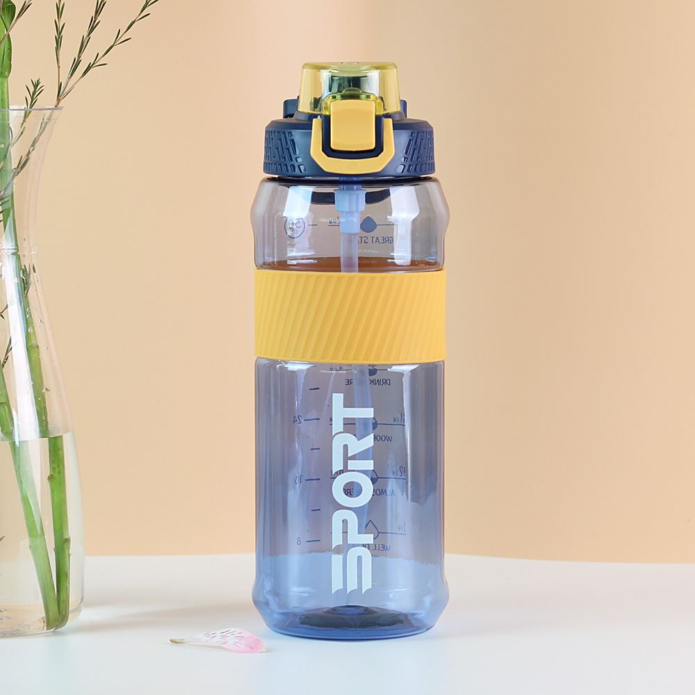EYUN Yiyun sports water Cup, summer outdoor food-grade large-capacity straw cup, high-temperature resistant bottle, space plastic cup, portable sports water bottle, fitness water bottle, outdoor sports straw cup Application Scenario