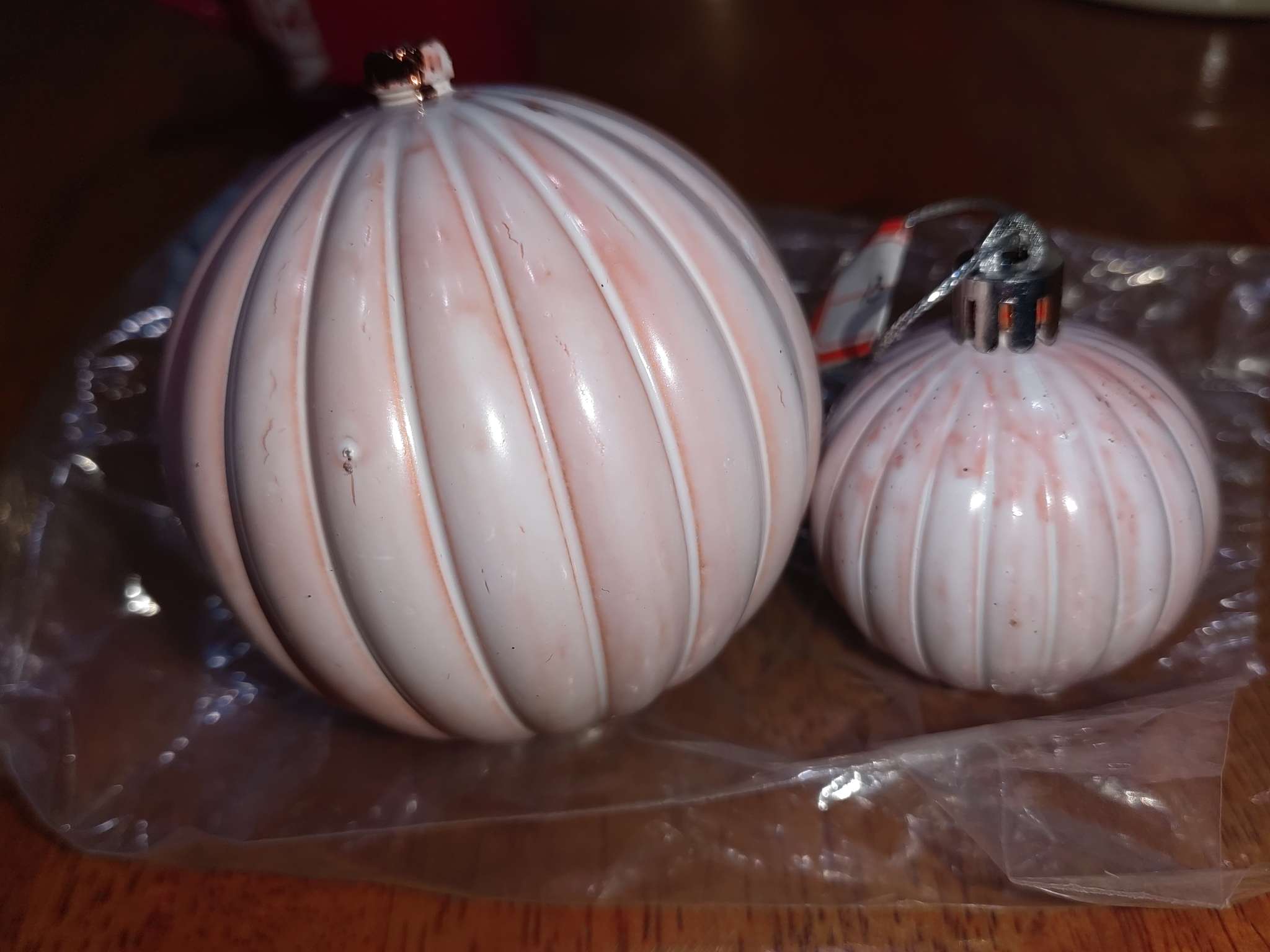 Handicraft blind box, simulated fruit trinket, Christmas festival grape string hanging decoration, butterfly plug-in, globe gift, simulated swinging lotus lamp, plastic handicraft, exquisite decorative item